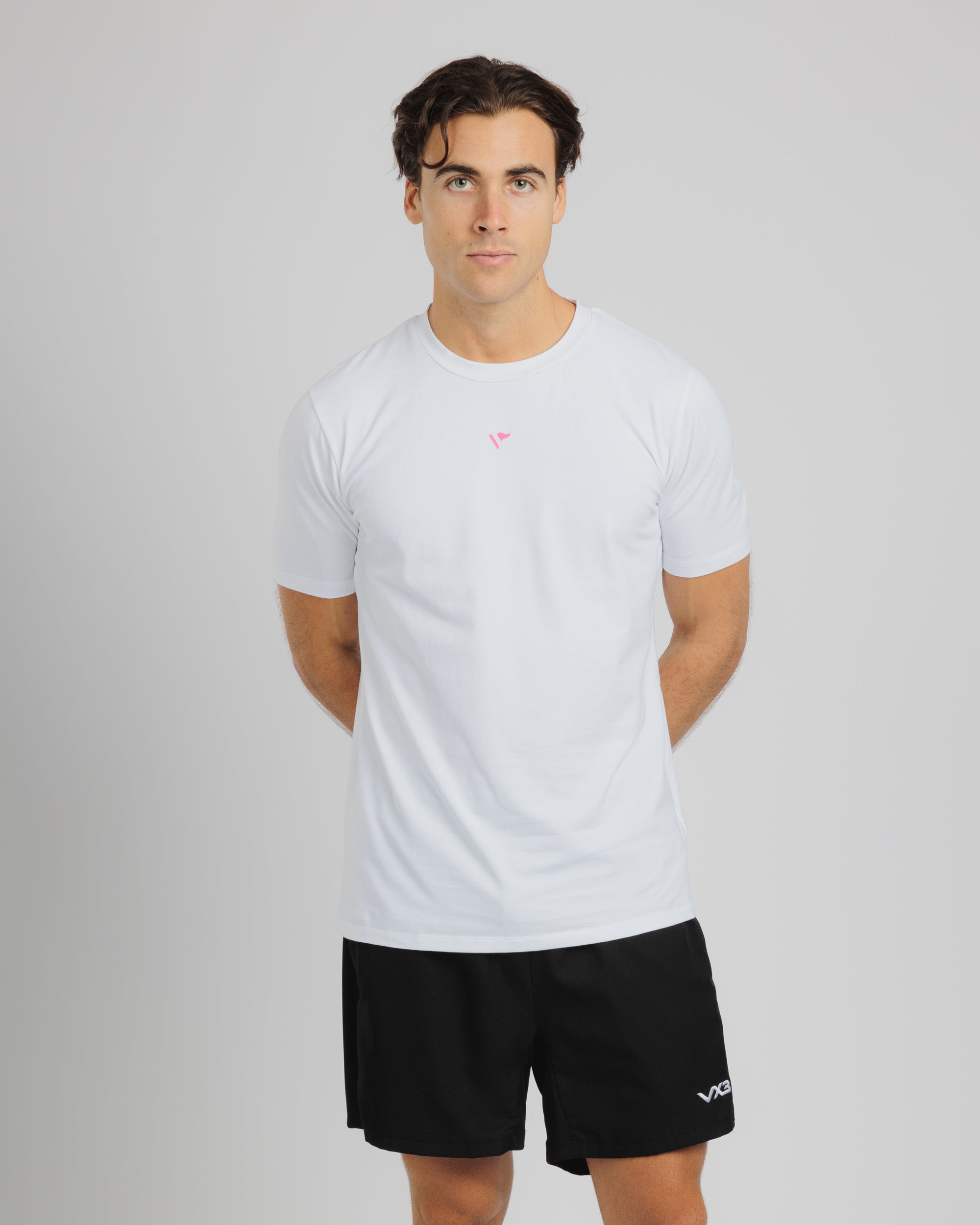Conquer Tee White/Hot Pink