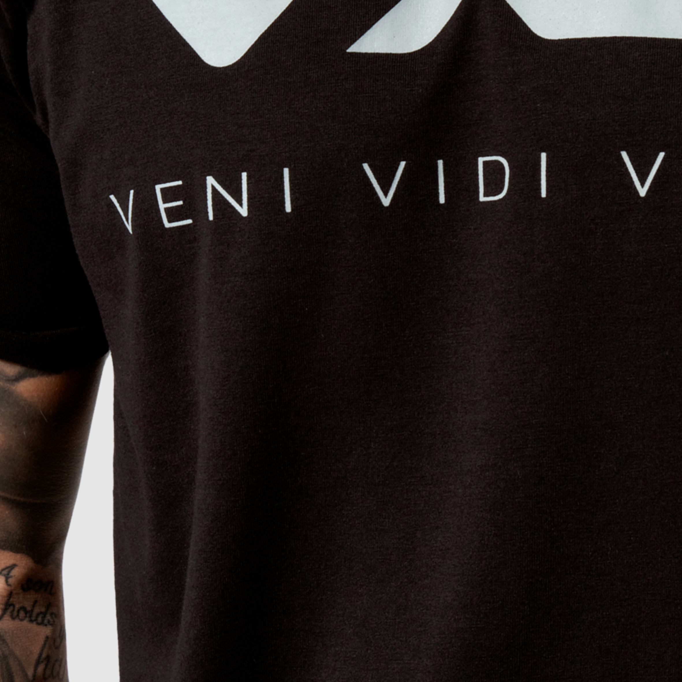 Invicta Tee Black/Light Grey