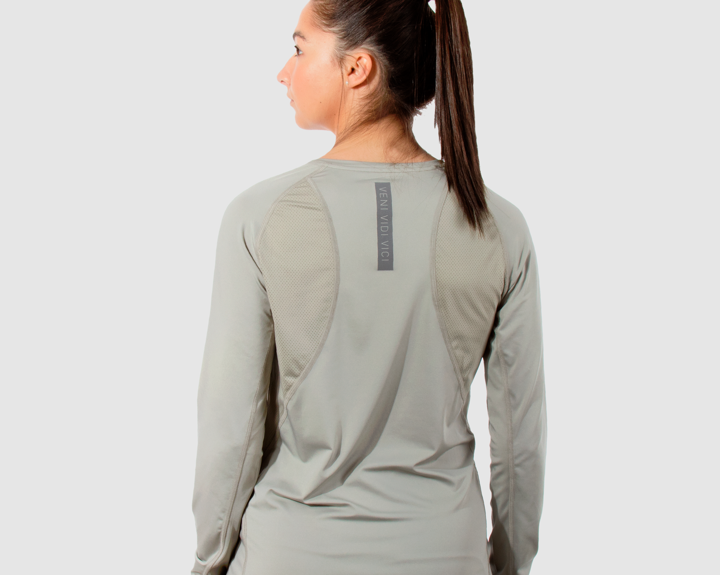 Motus-Ladies-Training-Tee-LS-Fossil-alt1.png