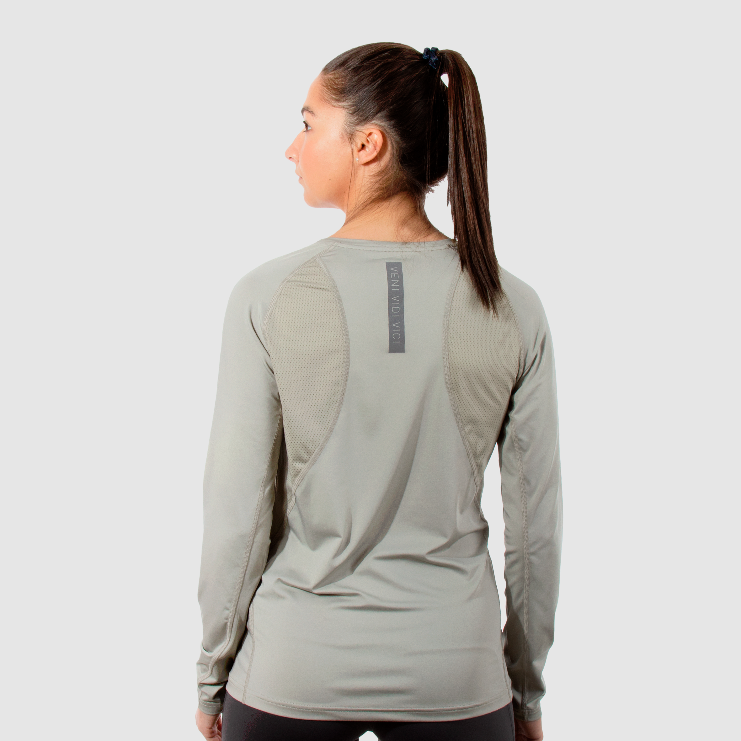 Motus Ladies Training Tee L/S Fossil