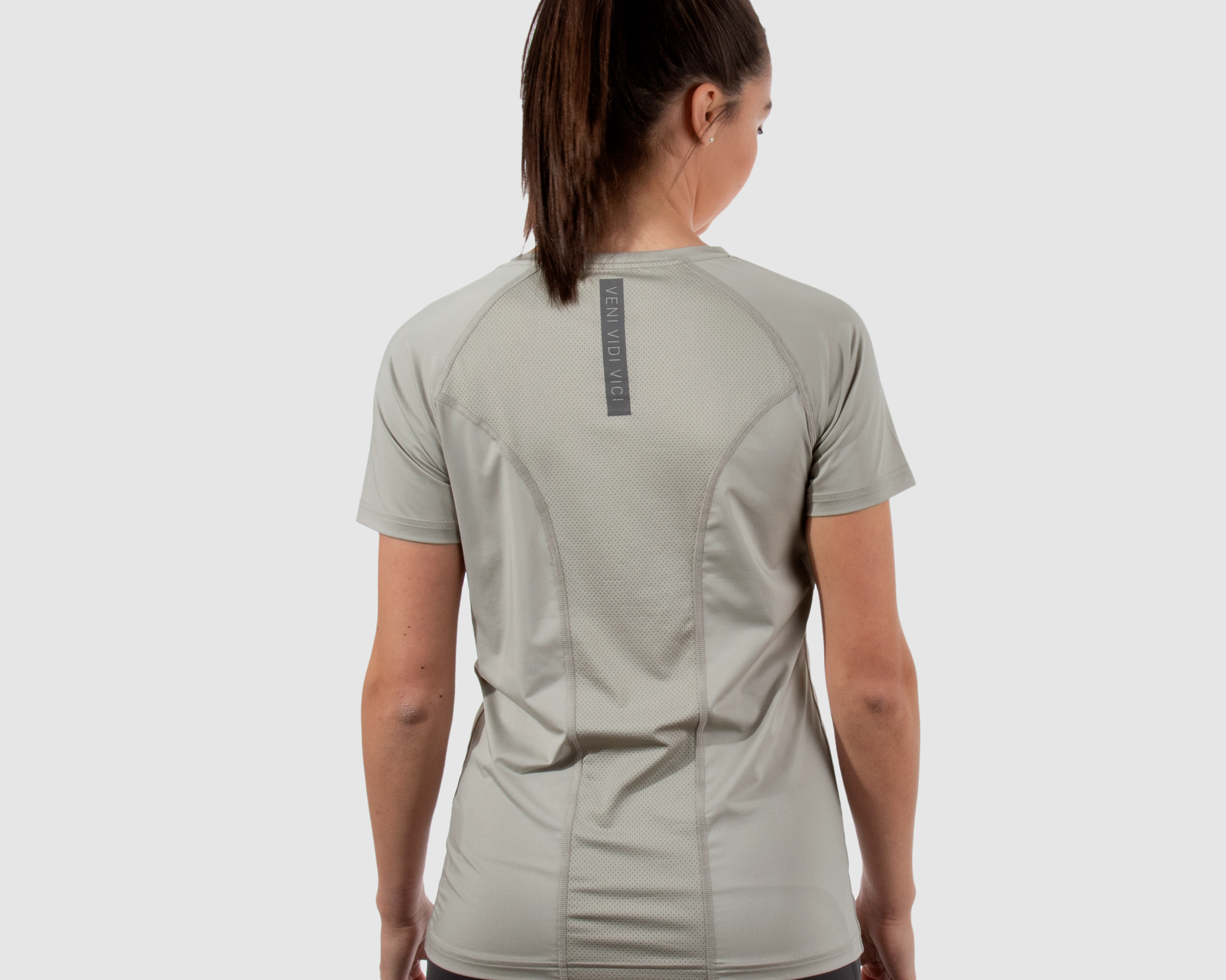 Motus-Ladies-Training-Tee-SS-Fossil-alt1.png