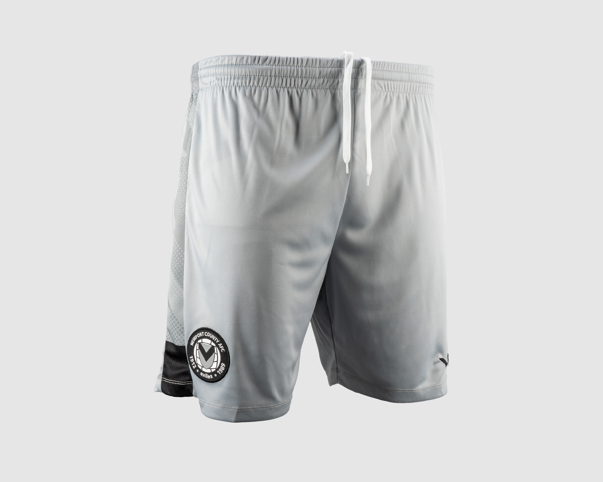 Newport-County-AFC-24-25-Match-GK-Shorts-Third.png