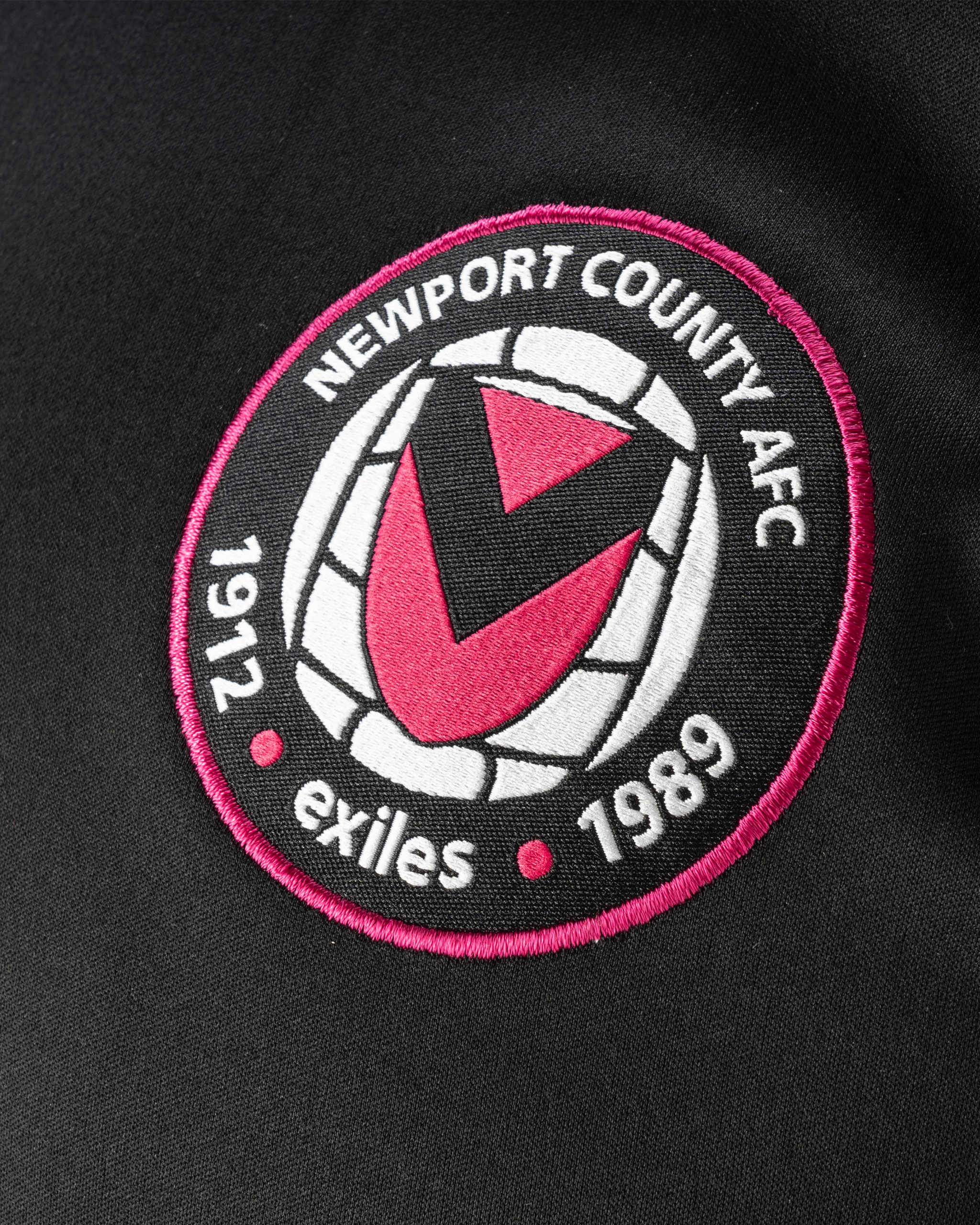 Newport County AFC 24/25 Training Sweatshirt Black/Pink