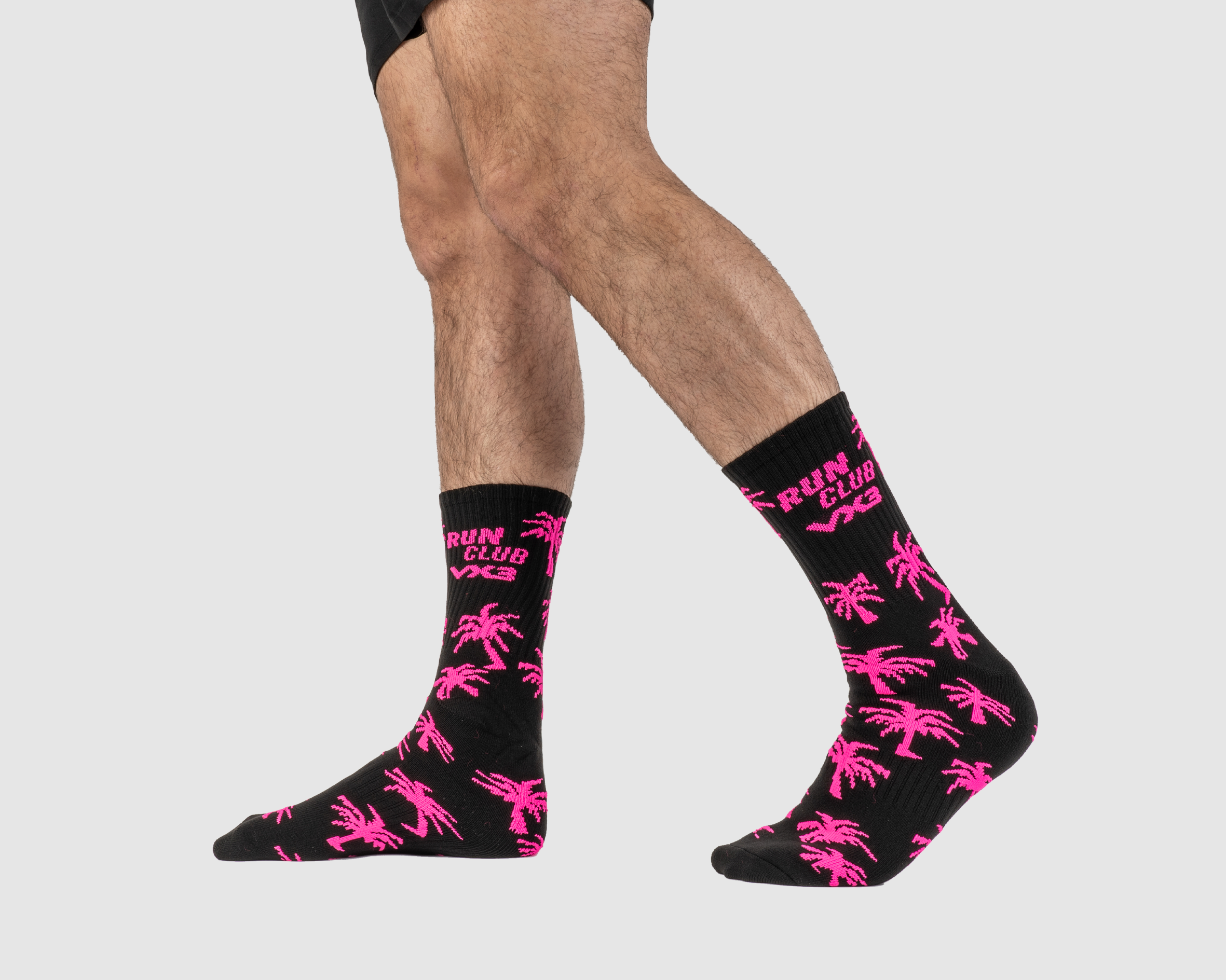 P46293-RUN-CLUB-PINK-NEON-PALMS-SOCKS.png