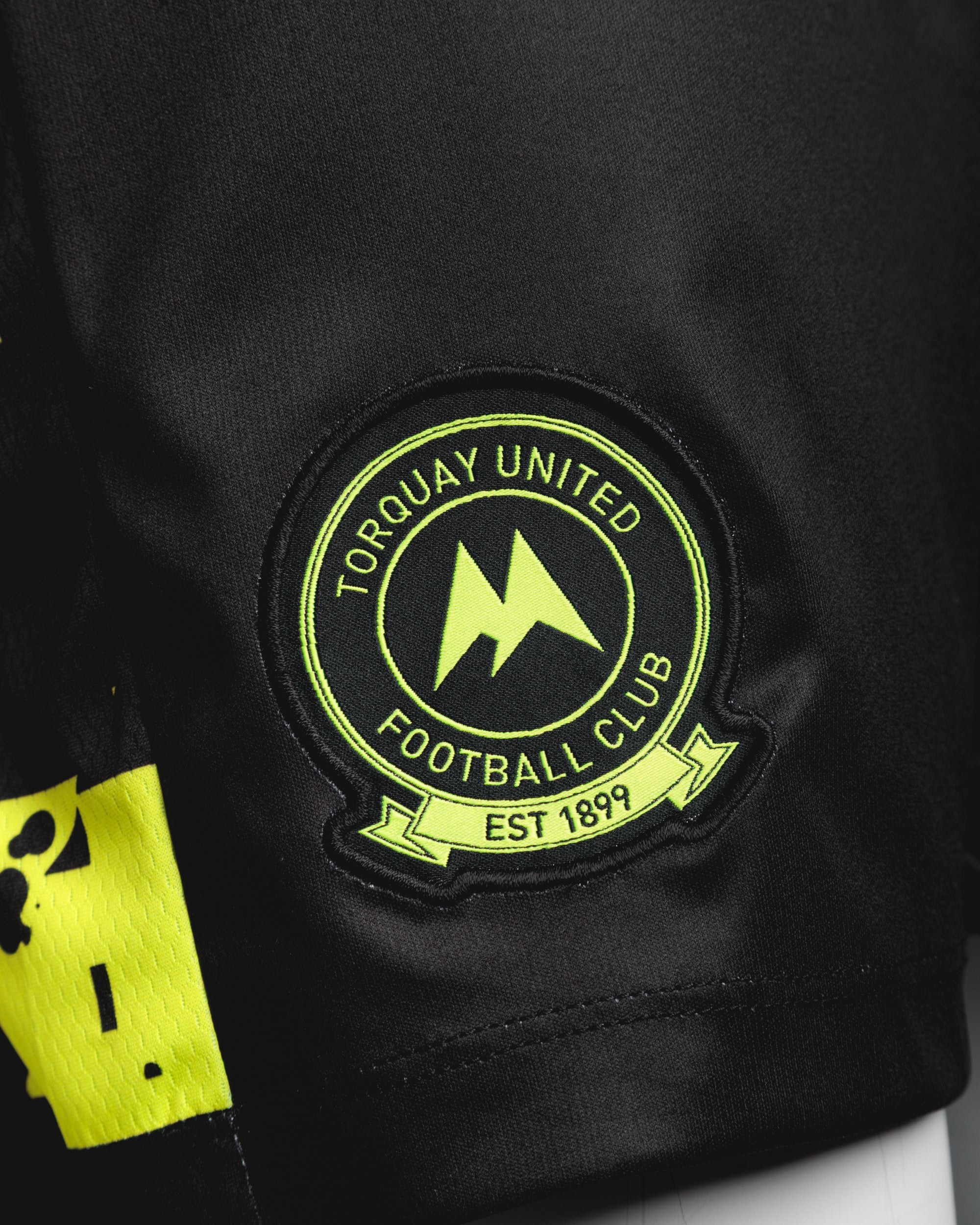 Torquay United FC 25/26 Away GK Match Shorts