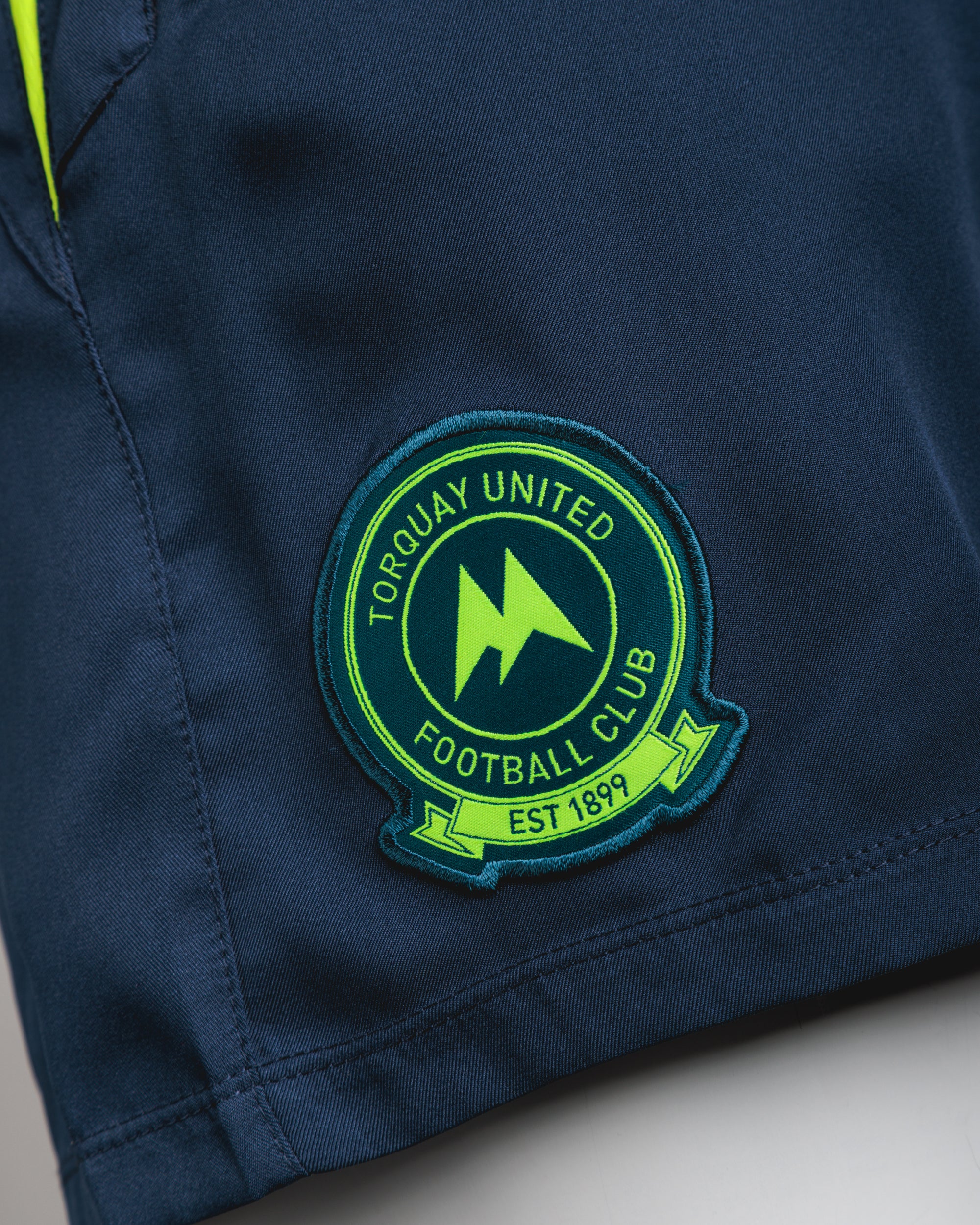 Torquay United FC 25/26 Vertex Gym Short Youth - Navy/Fluro Yellow