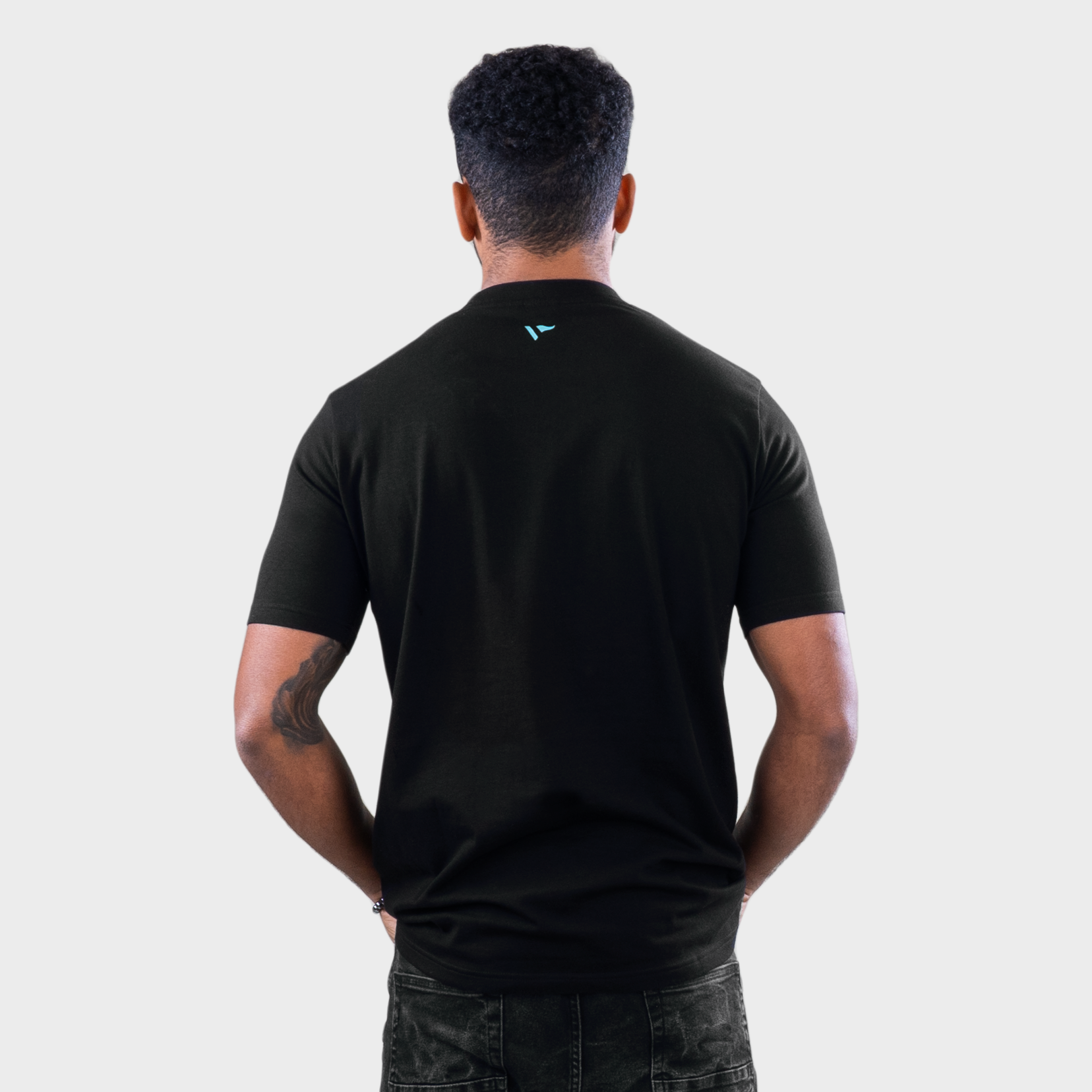 Invicta Tee Black/Retro Neon