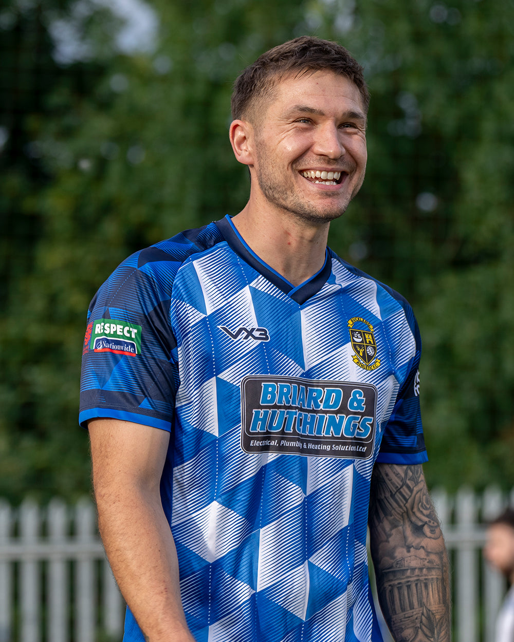 1000x1250-FOOTBALL_1.jpg