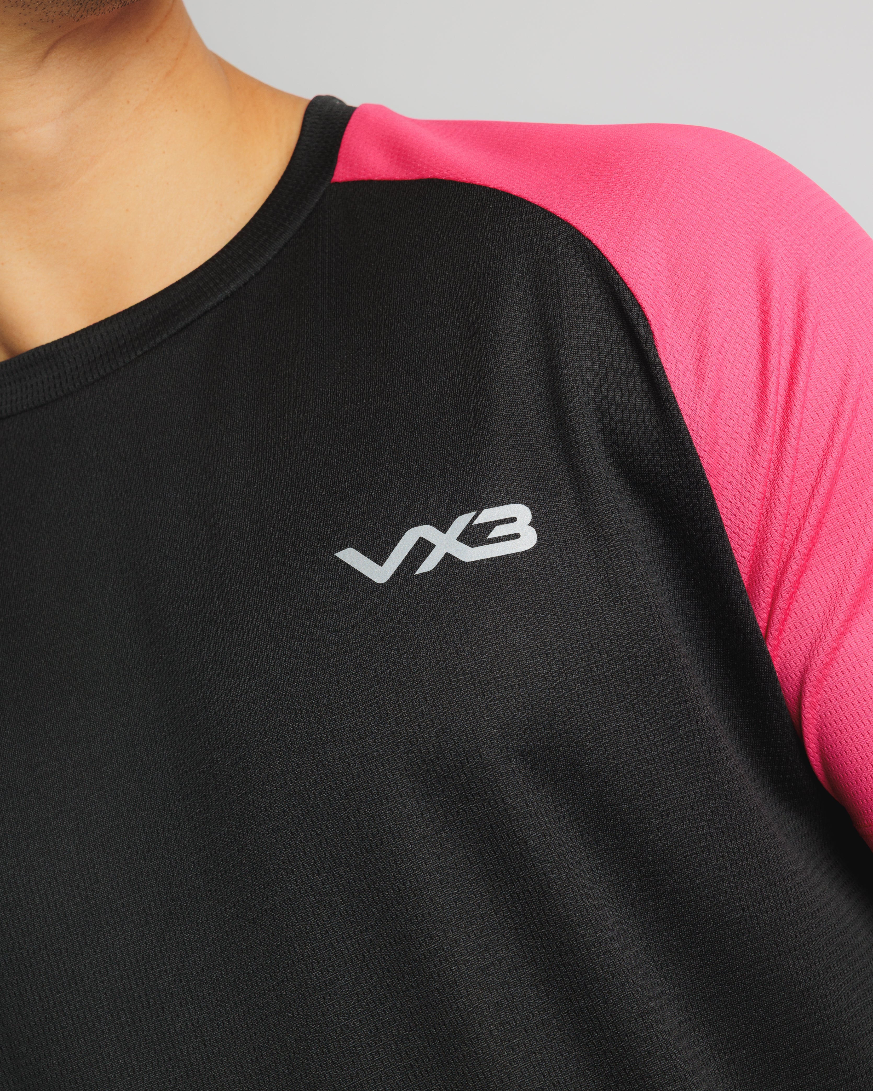 Aerowave T-Shirt- Black/Pink