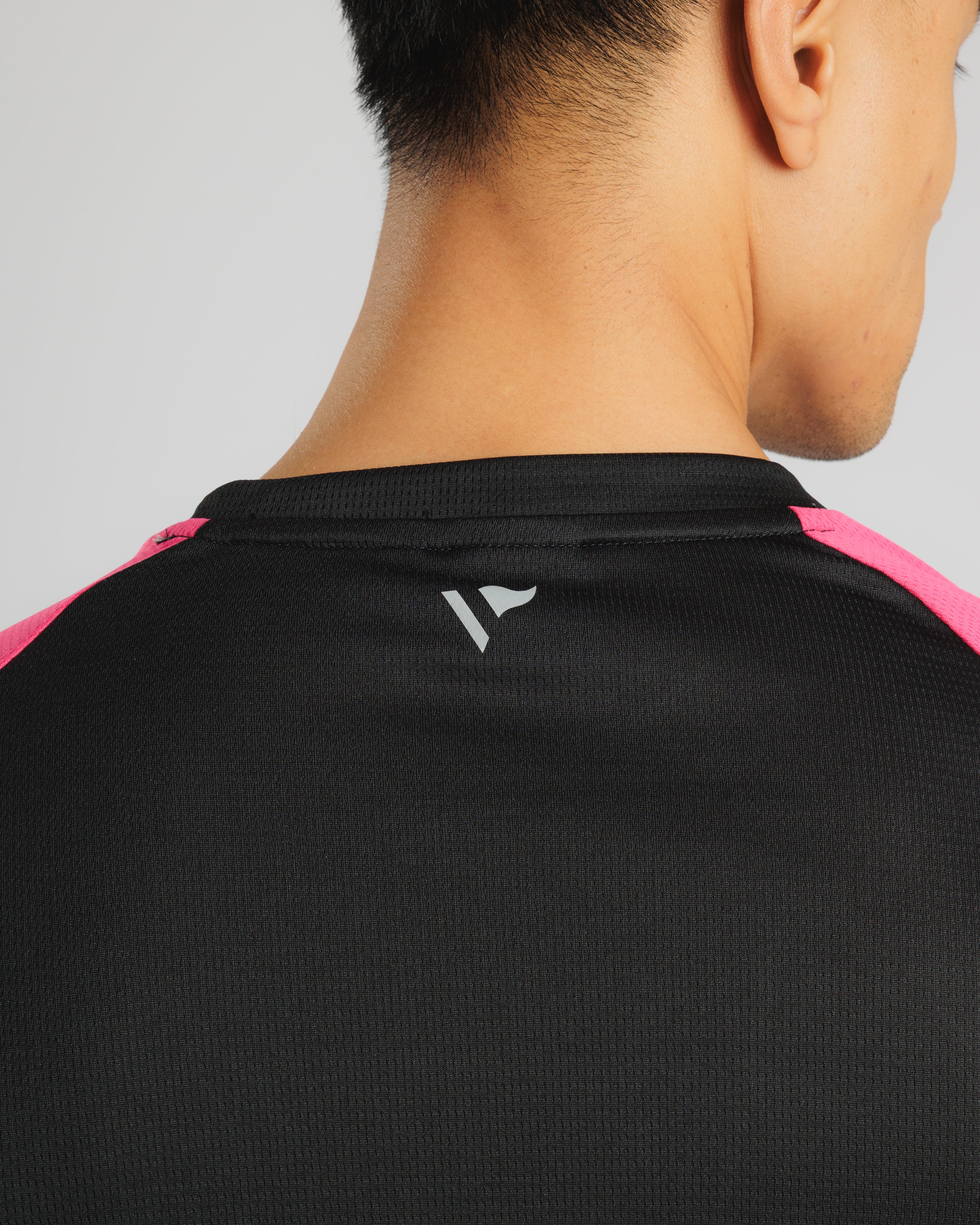 Aerowave T-Shirt- Black/Pink