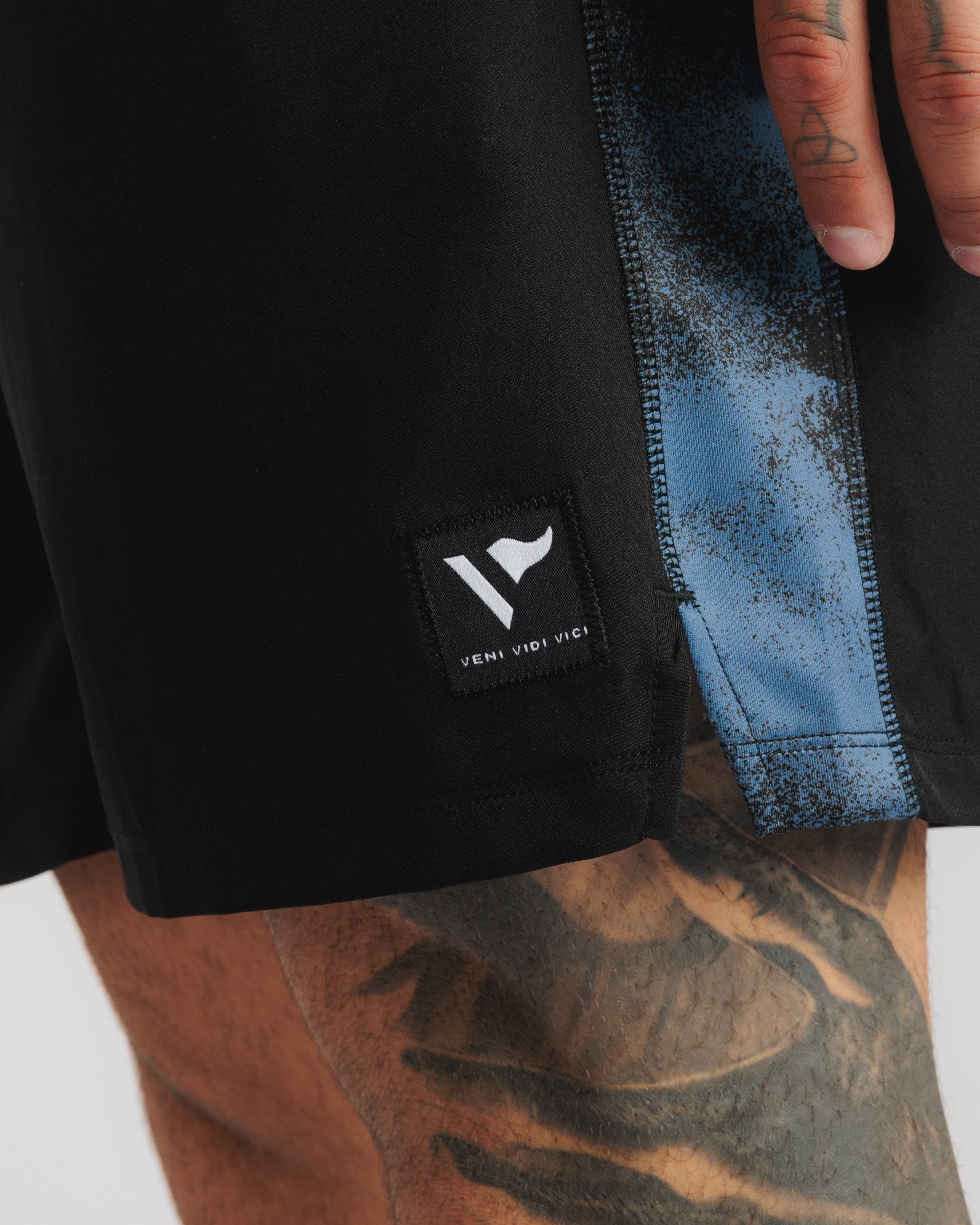 Conquer Shorts - Black/Steel Blue