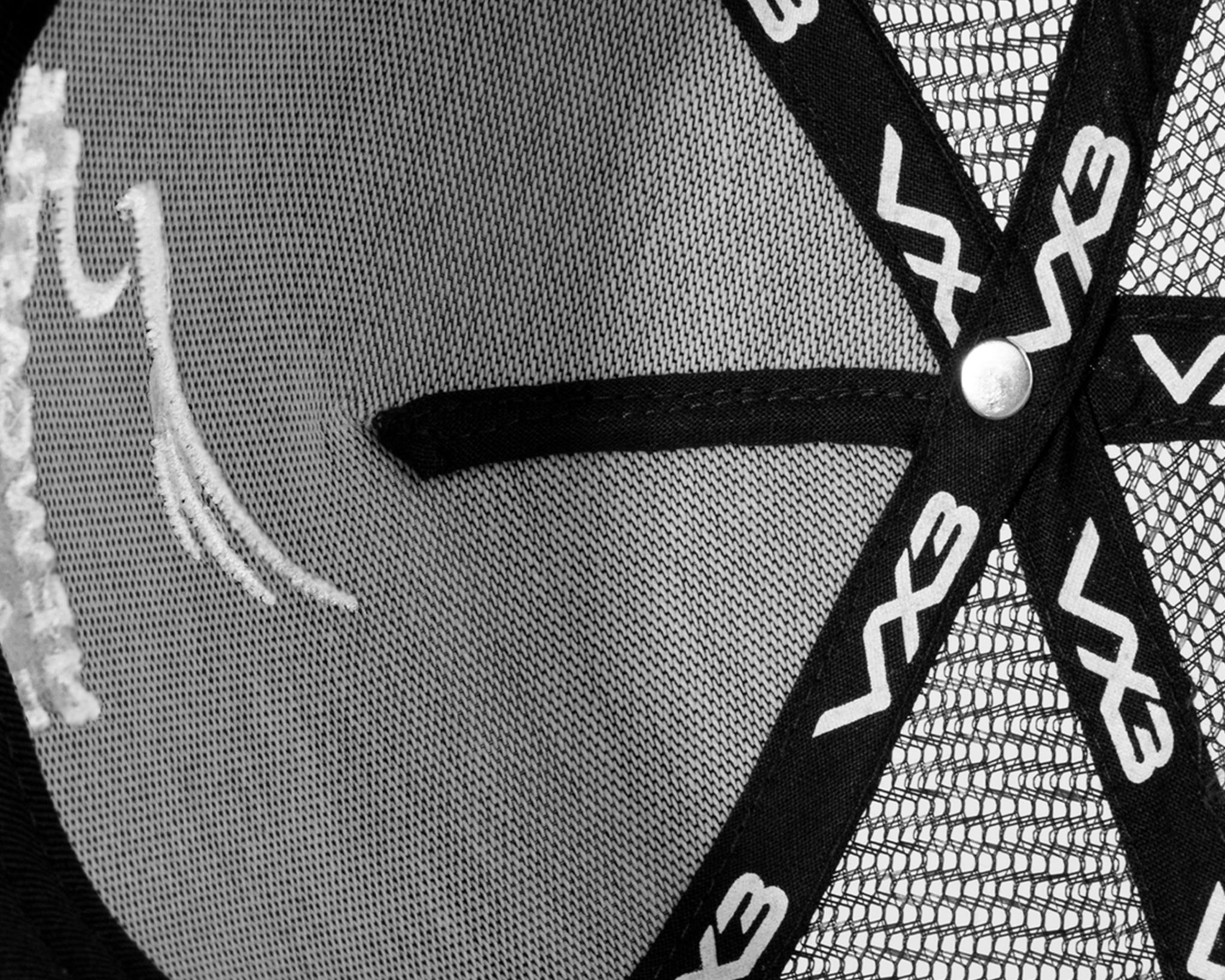Newcastle-Falcons-24-25-Trucker-Cap-Black-alt1.png