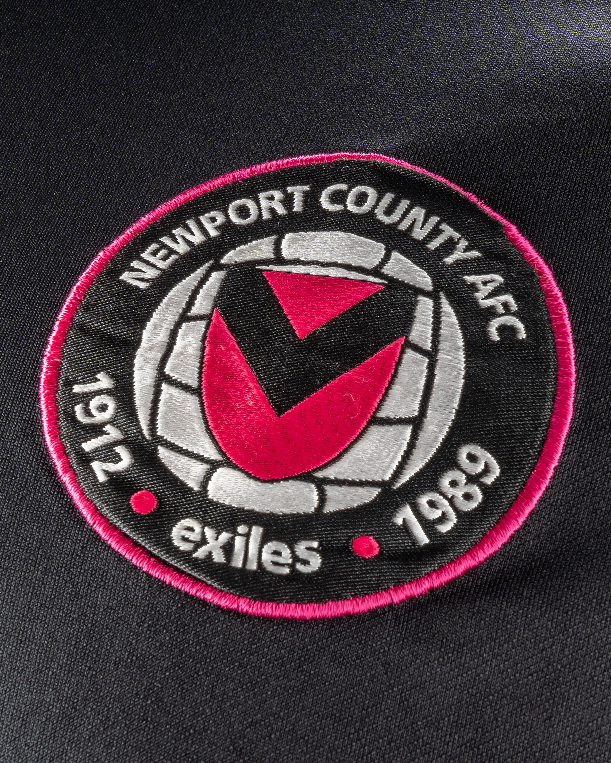 Newport County AFC 24/25 Half Zip Top-Black/Pink