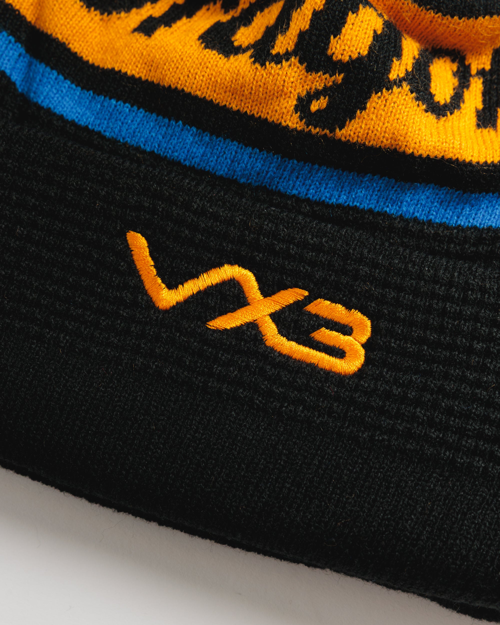 Dragons RFC 26/27 Bobble Hat Black/Dragons Gold/Royal