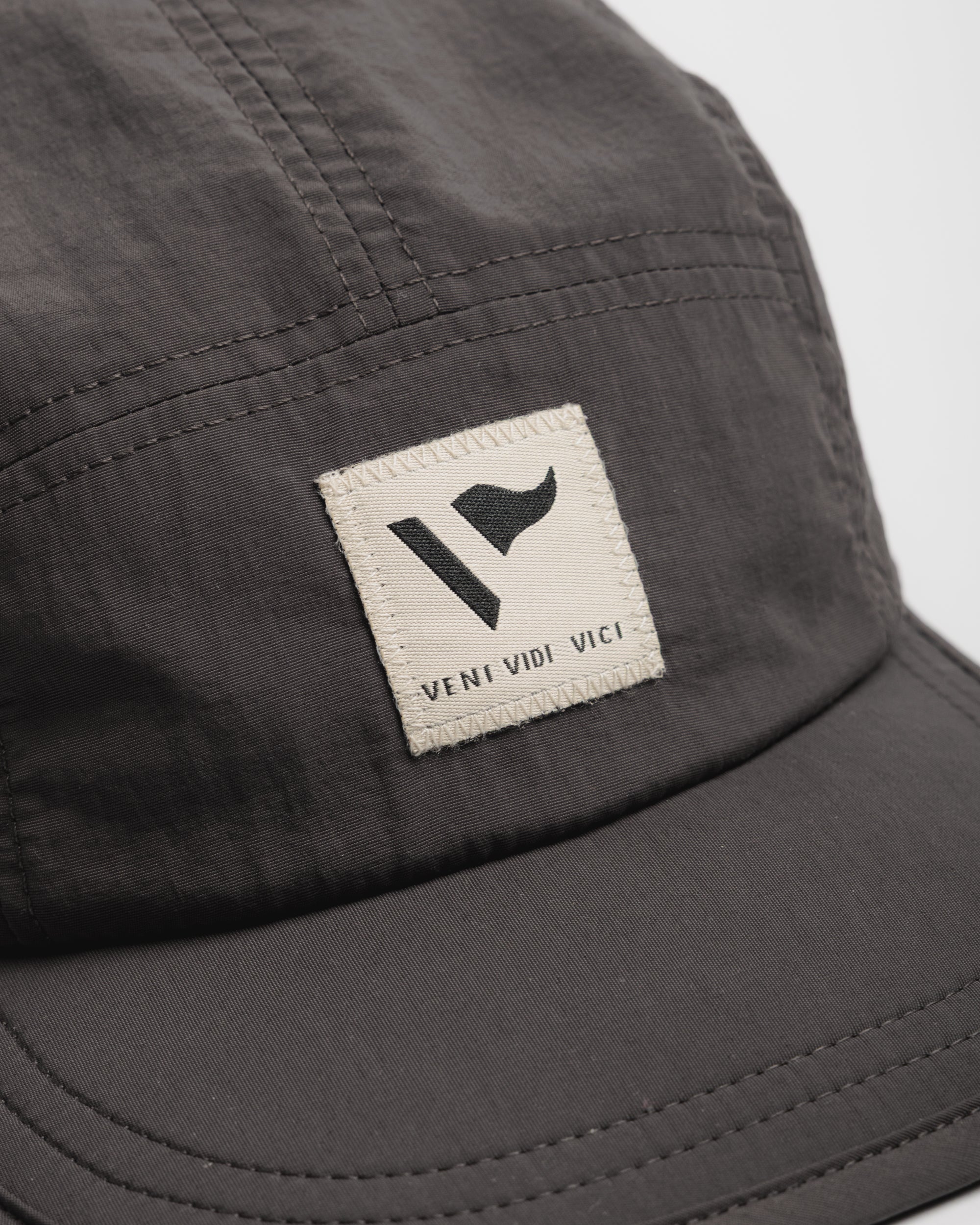 Linear 5 Panel Run Cap - Black