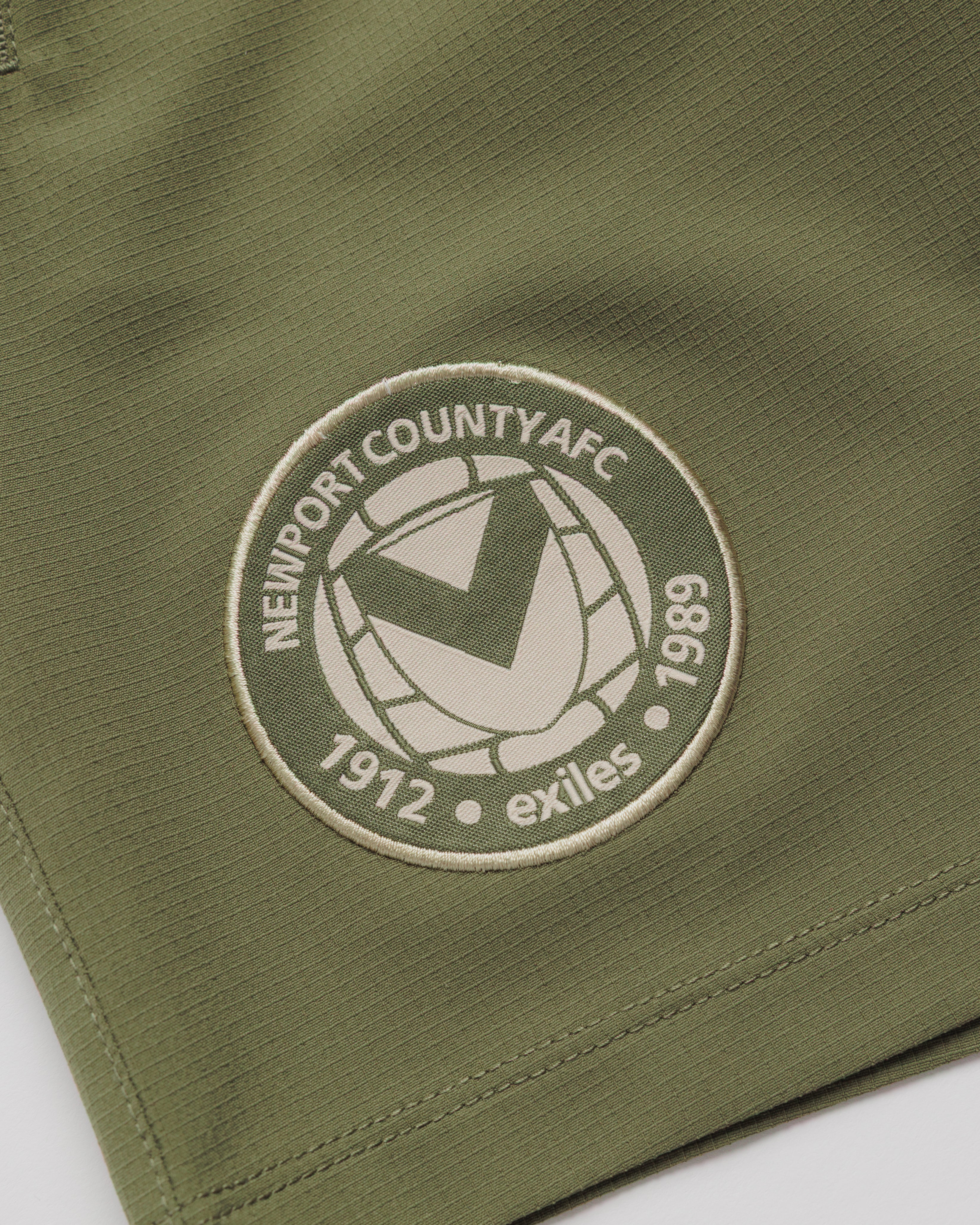 Newport County AFC 26/27 Vertex Gym Shorts Dark Olive/Ecru