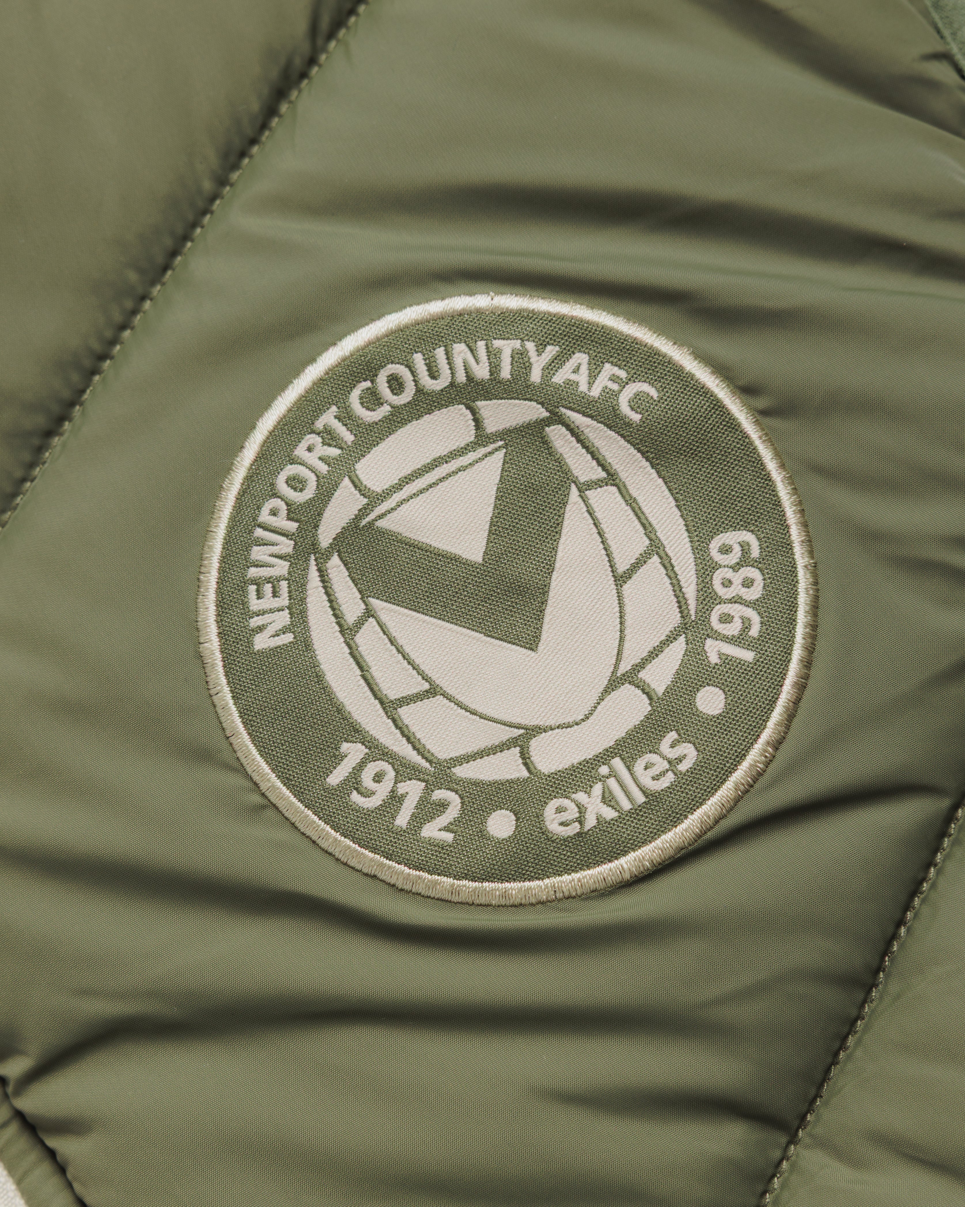 Newport County AFC 26/27 Ventus Gilet Dark Olive/Ecru