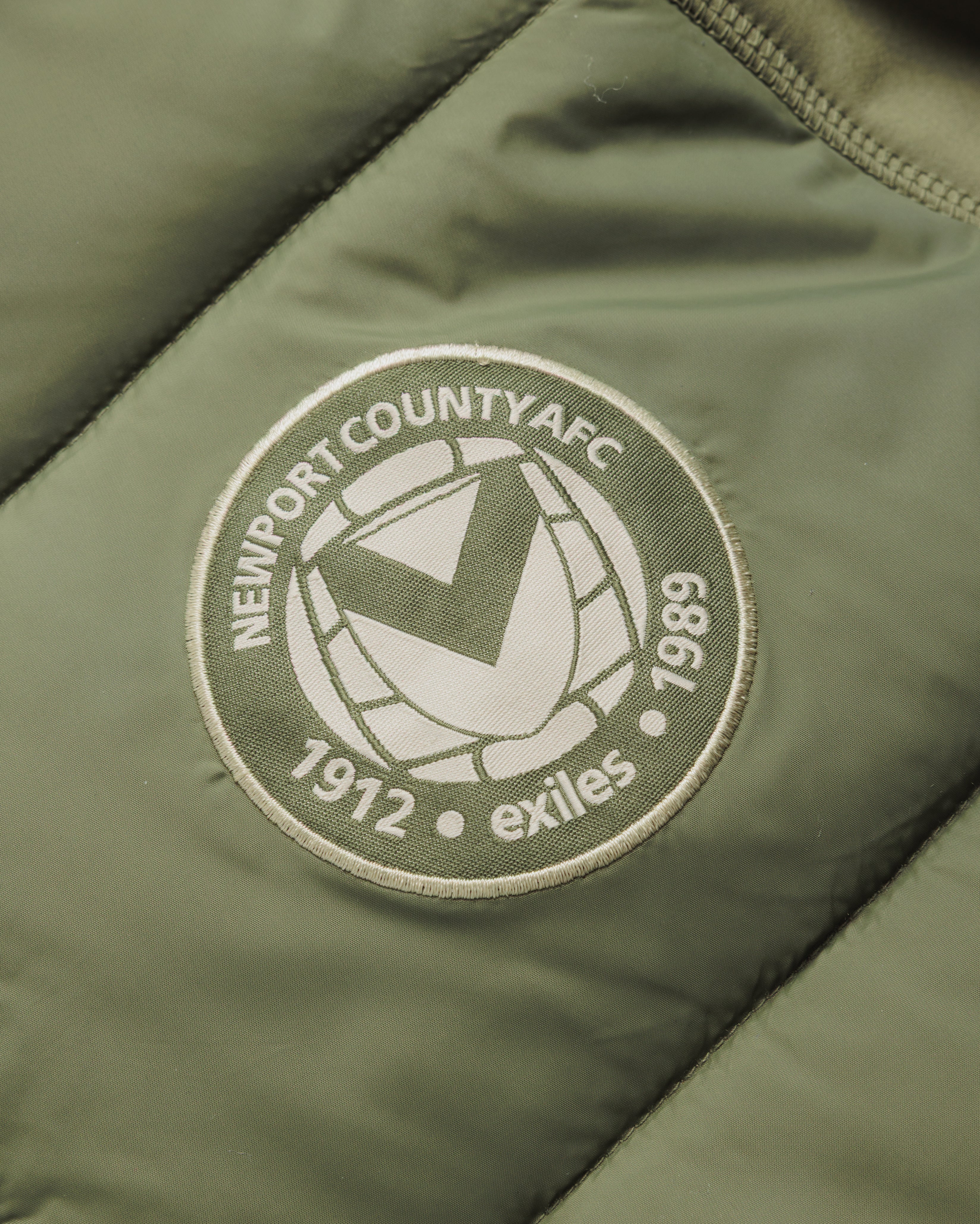 Newport County AFC 26/27 Tempest Hybrid Jacket Dark Olive/Ecru