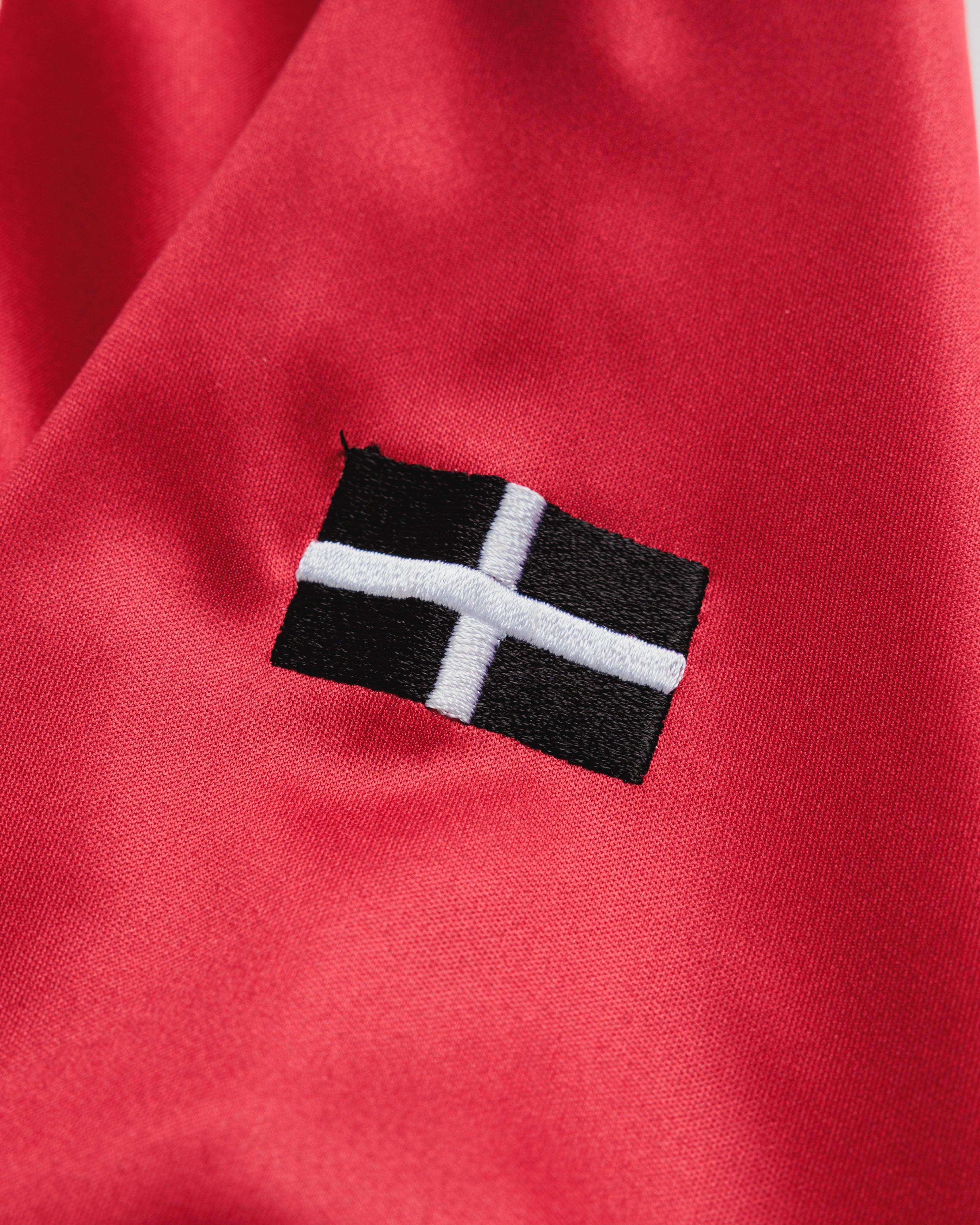 Cornish Pirates 26/27 Vertex Training Tee Red/Black/White
