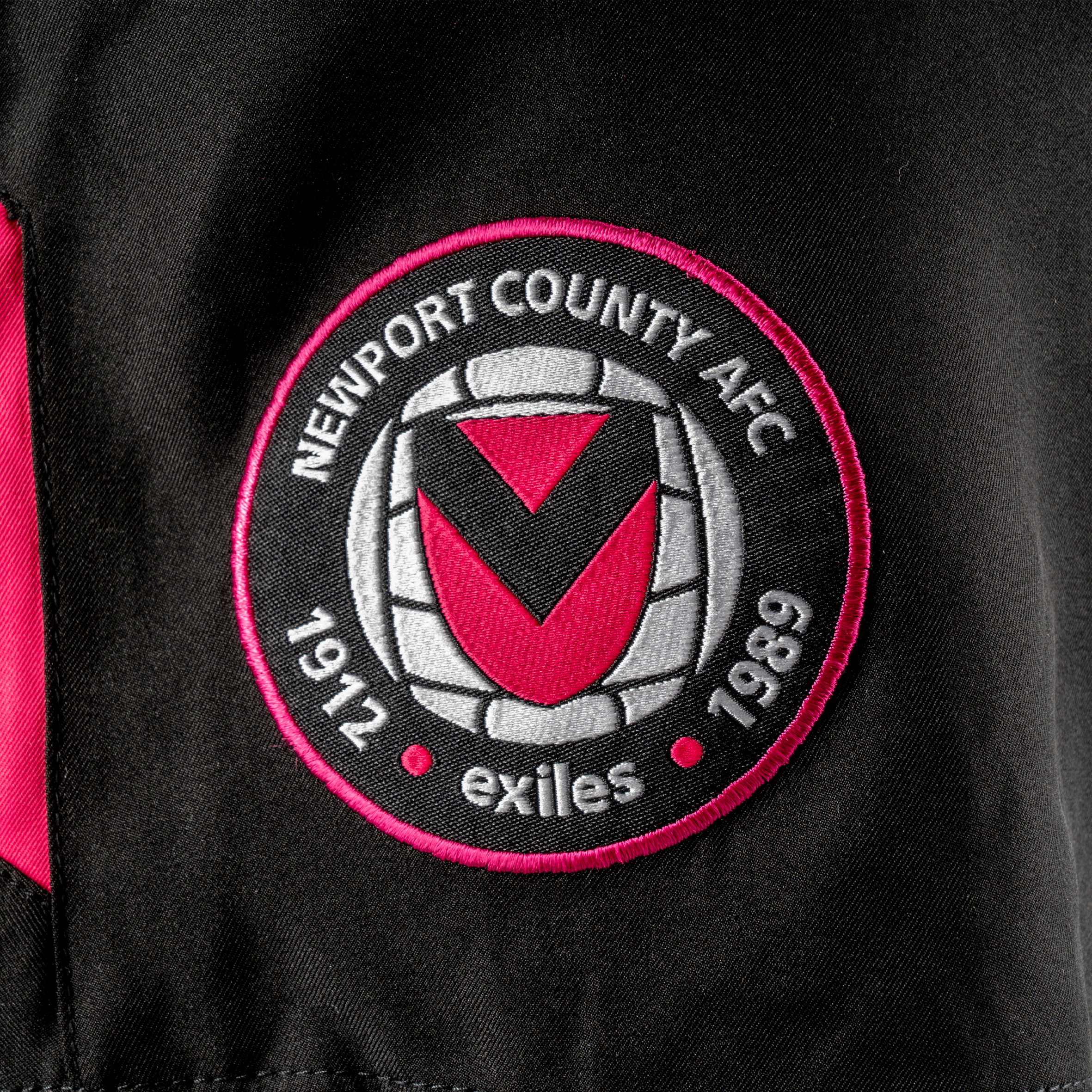 Newport County AFC 24/25 Quadrigo Gym Shorts  YOUTH-Black/Pink