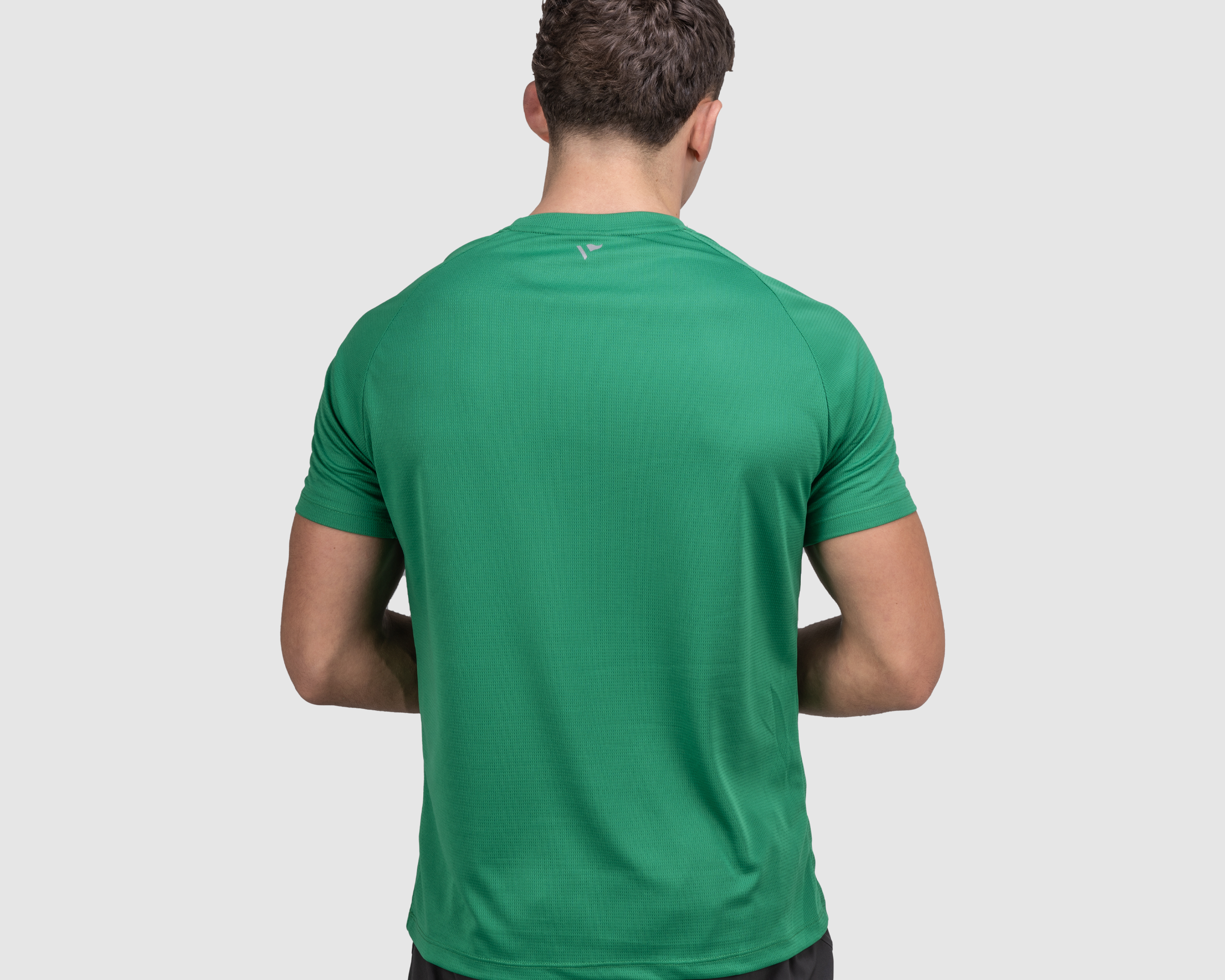 P71471-AEROWAVE-TEE-MOSS-GREEN-ALT2_e005c868-6039-4608-9327-8129cc9154b6.png