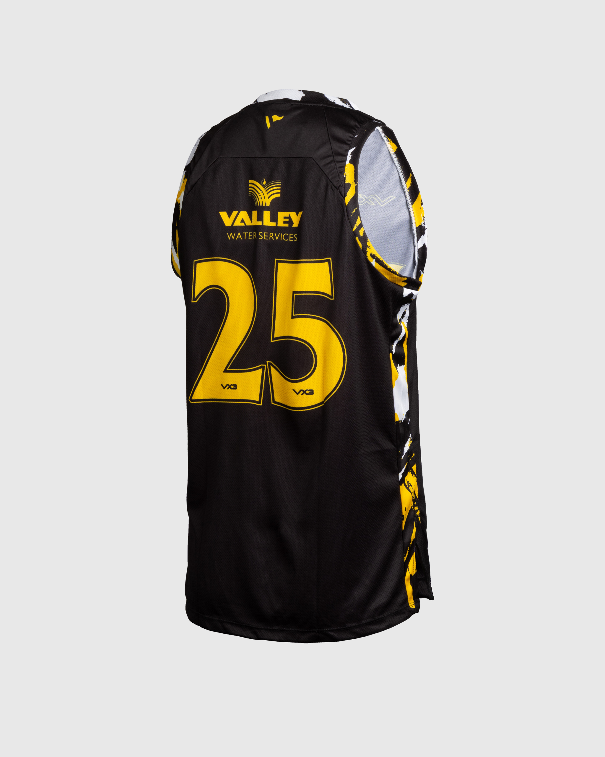 P74509-DRAGONS-RFC-25-26-ELITE-BASKETBALL-VEST-BLACK-AMBER-ALT1.png