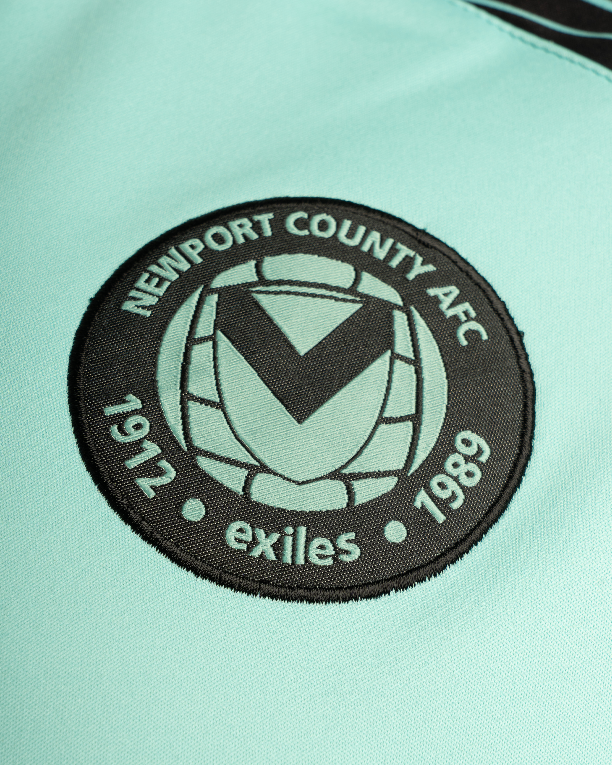 Newport County AFC 25/26 Vertex Training Sweatshirt Aruba/Blue Coral