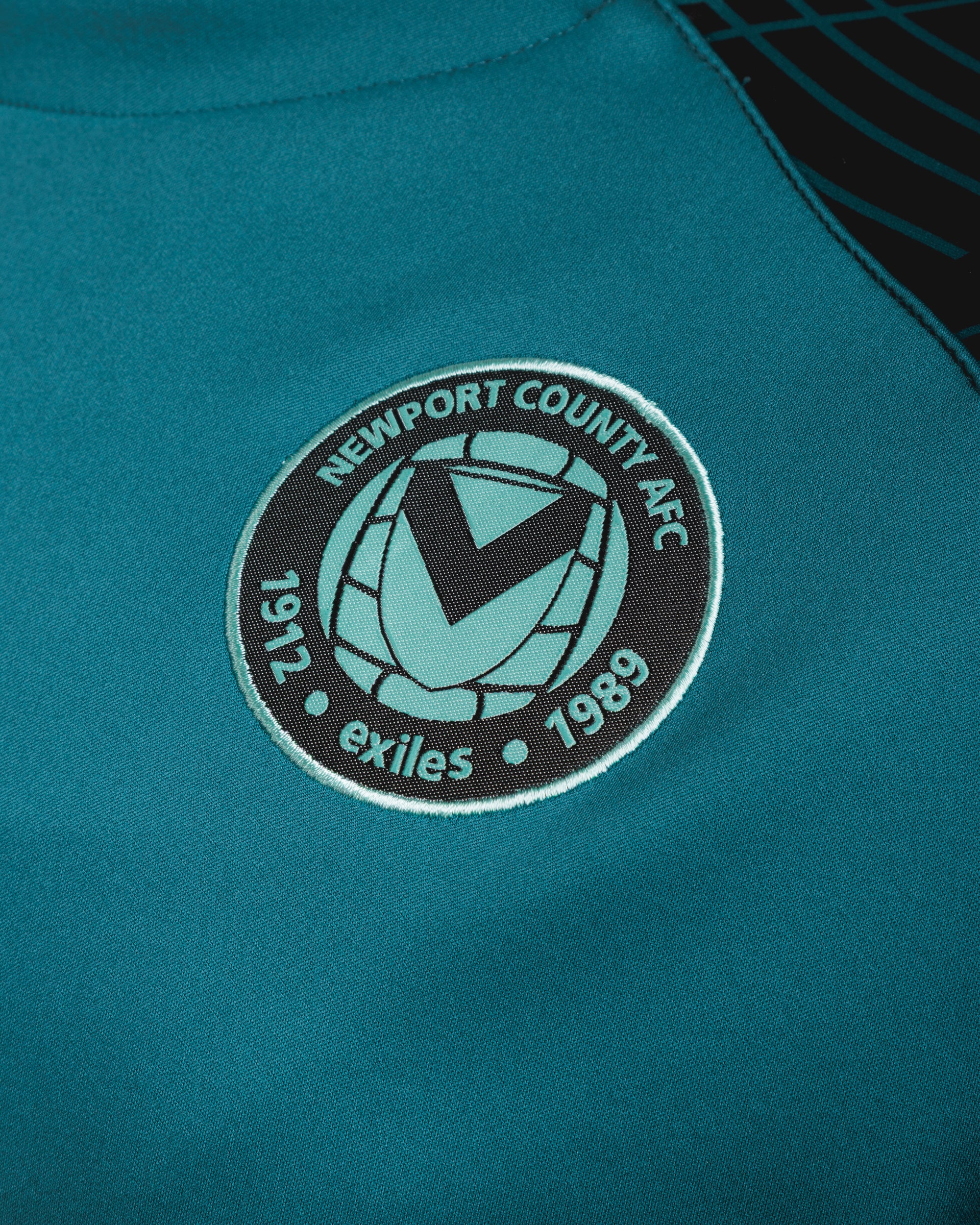 Newport County AFC 25/26 Vertex Training Sweatshirt Youth Blue Coral/Black