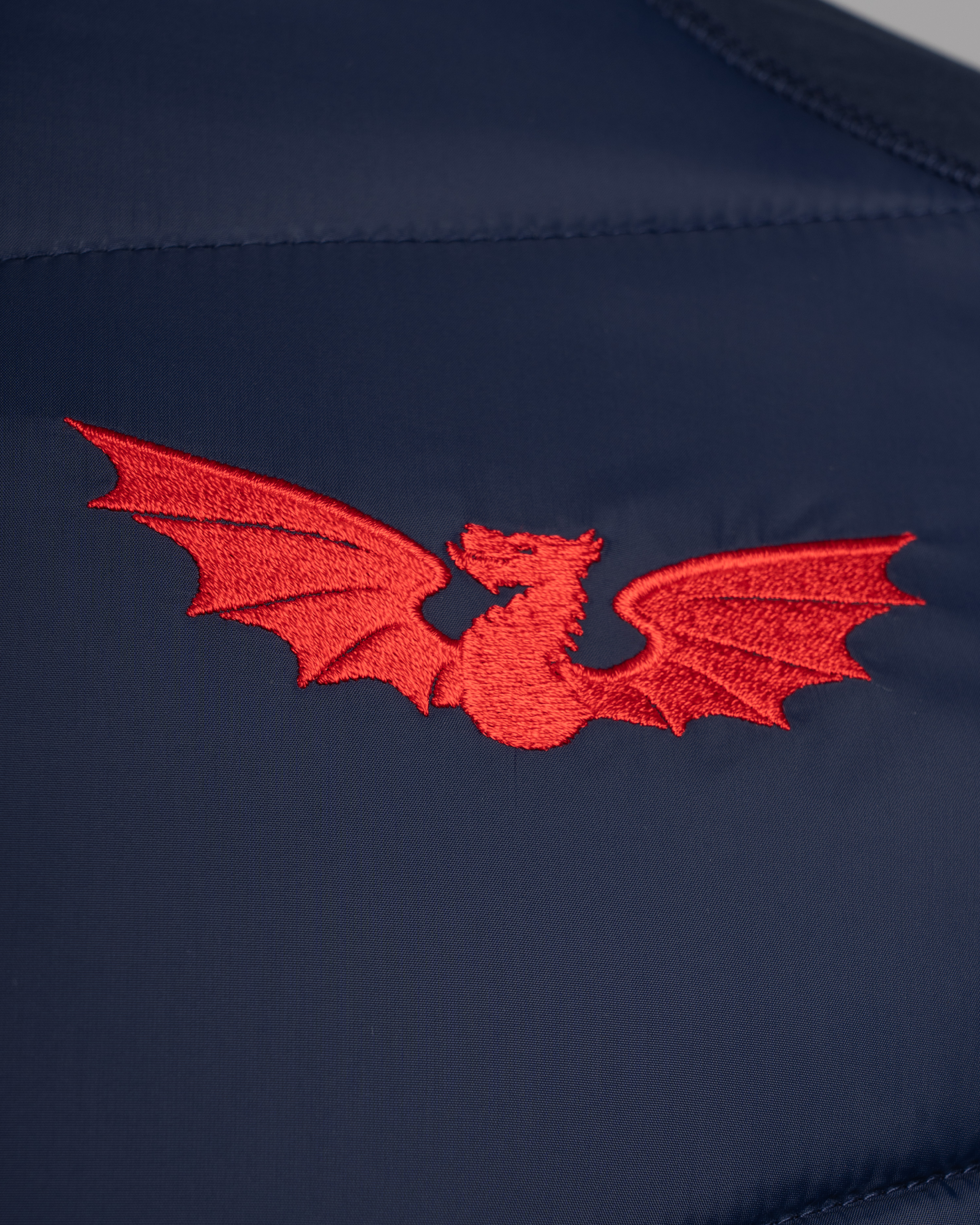 Scarlets 25/26 Tempest Hybrid Jacket Navy/Bright Red