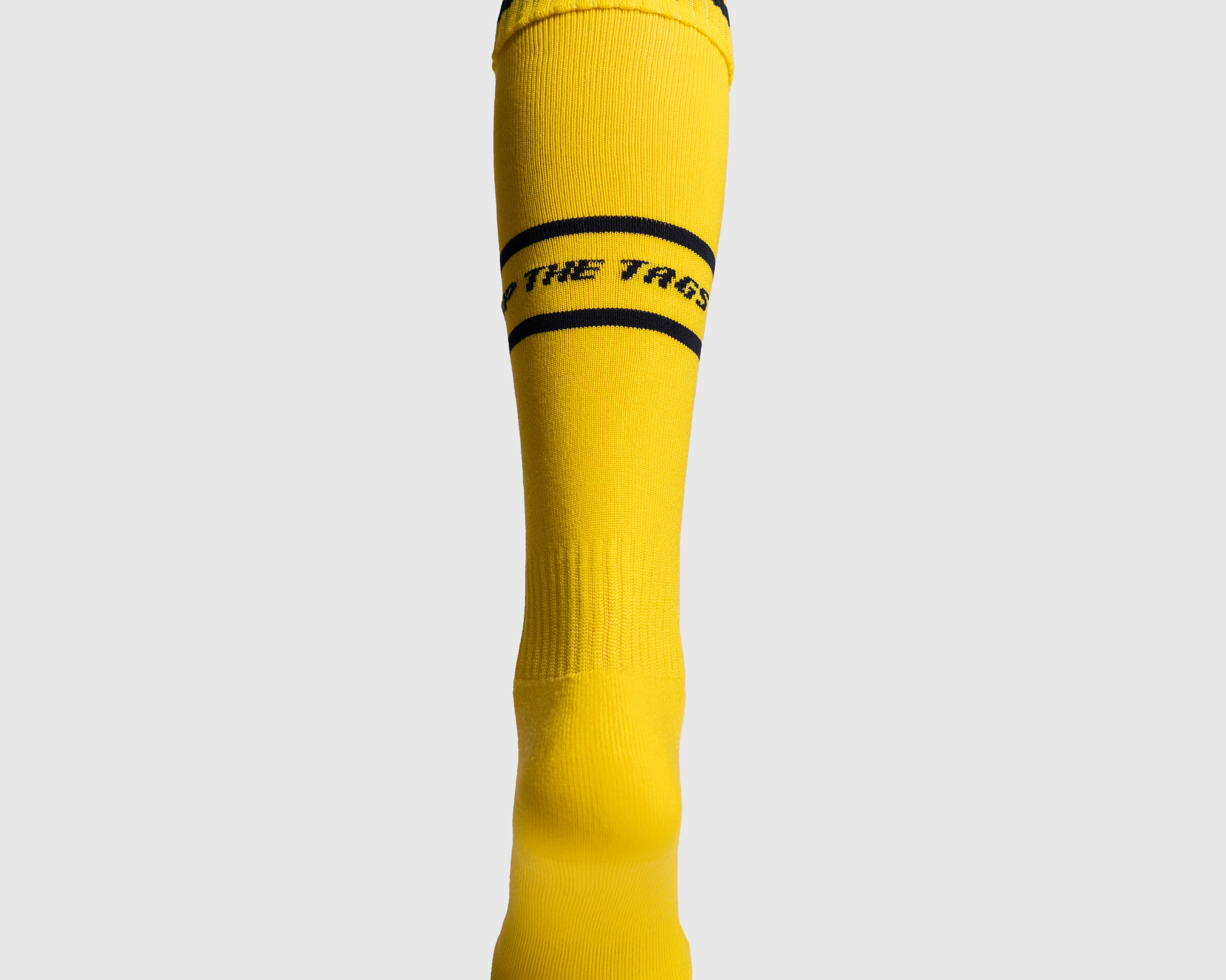 P82202-HASHTAG-UNITED-25-26-HOME-SOCKS-alt1_0d491e74-2289-414b-945b-f14082c0eca3.png