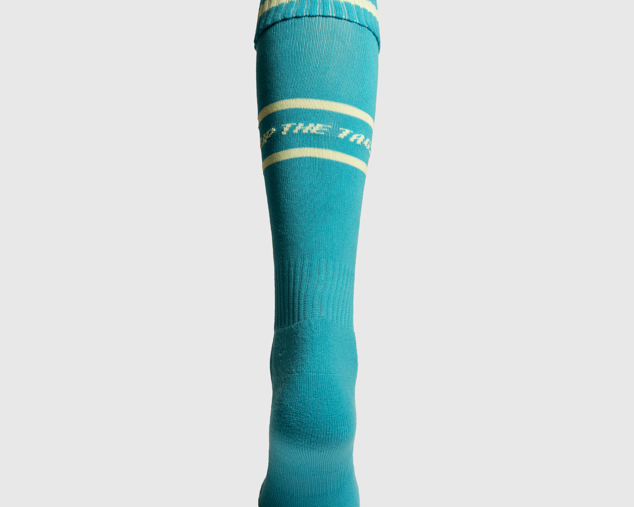 P82204-HASHTAG-UNITED-25-26-GK-HOME-SOCKS-alt1.png