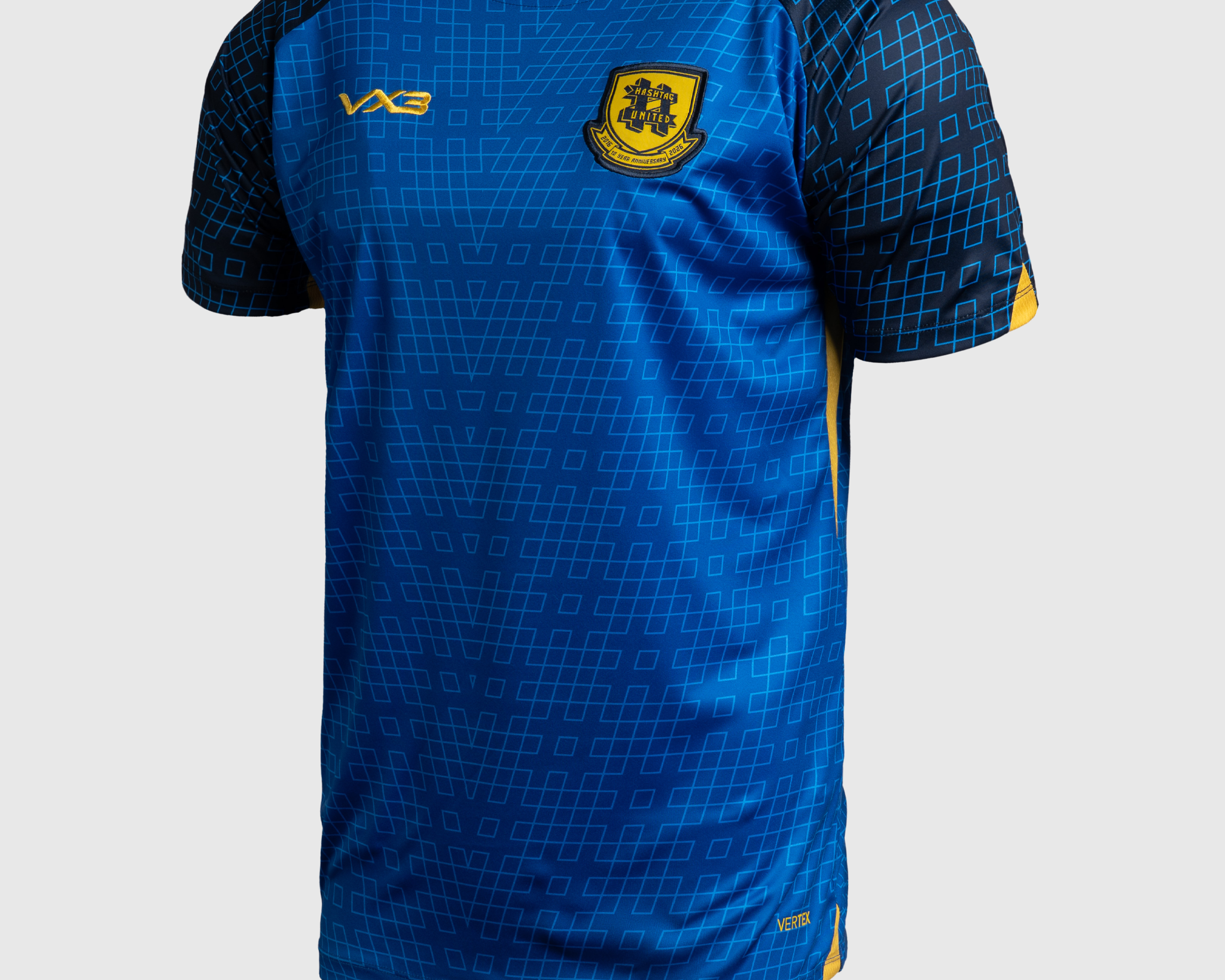 P82305-HASHTAG-UNITED-25-26-VERTEX-TRAINING-TEE-ROYAL-ELECTRIC-BLUE-NAVY-AMBER_ab07b9fc-d0da-4620-a804-36a882473ad4.png