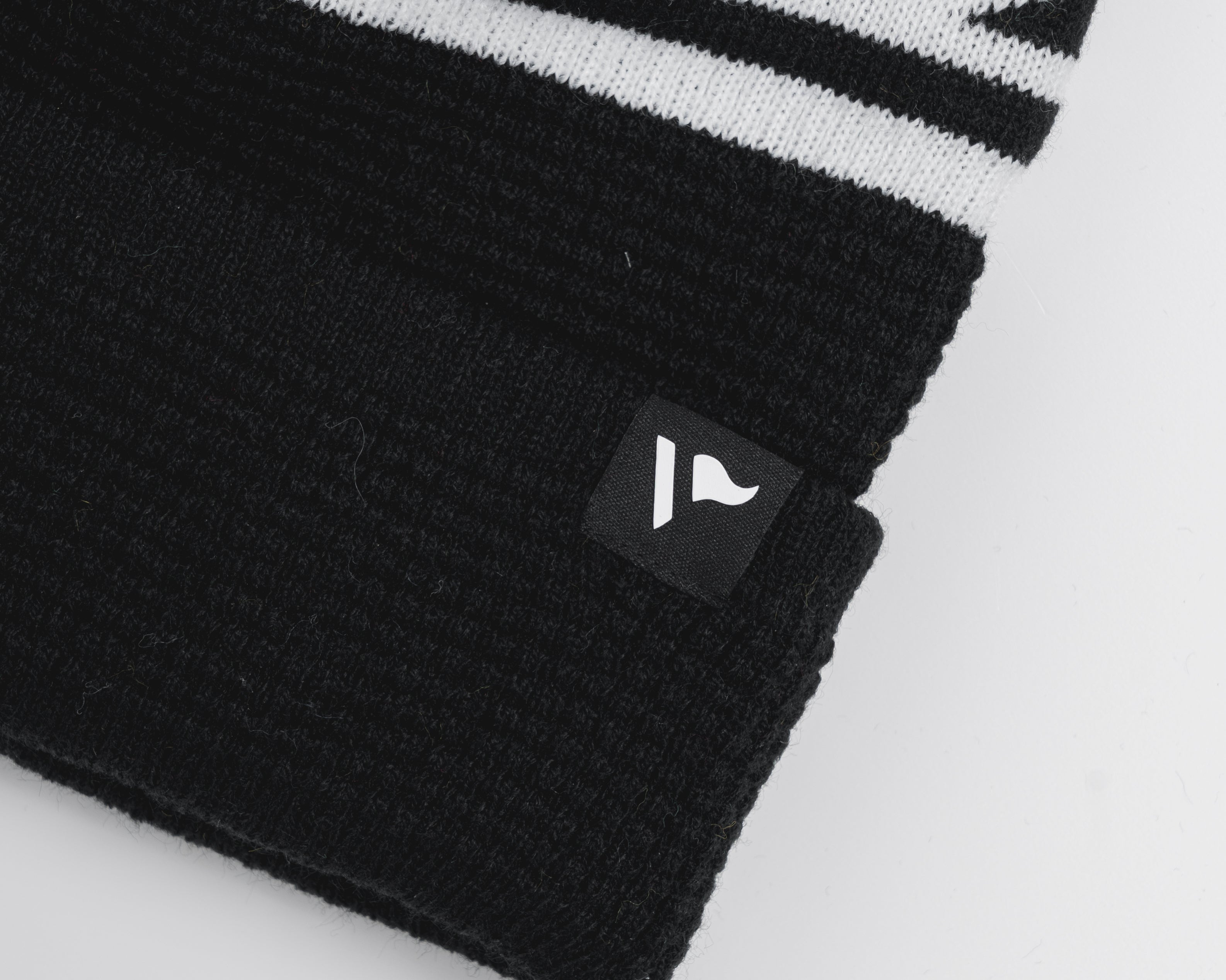 P83986WaffleKnitBobbleHat-Black-White-2.jpg