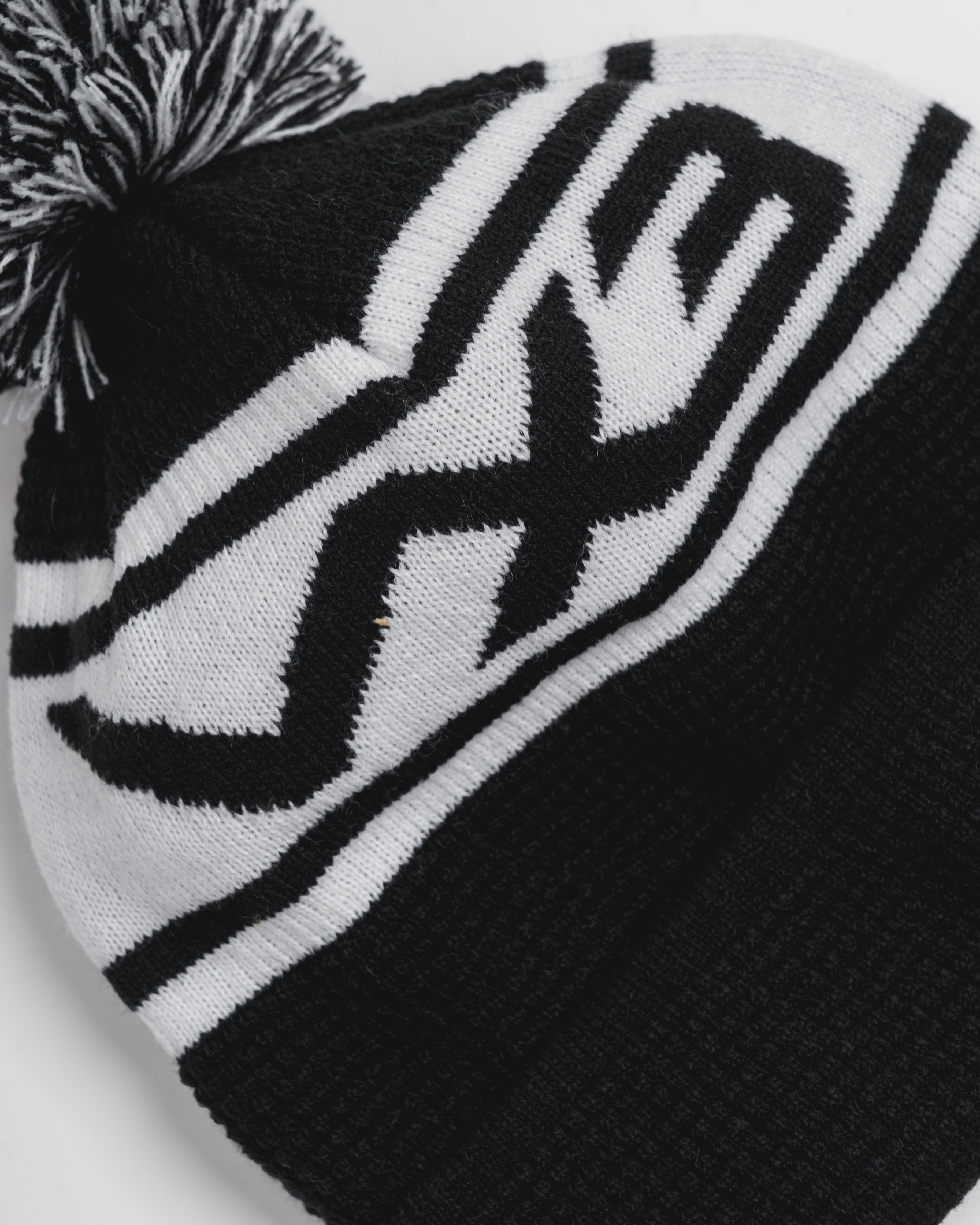Waffle Knit Bobble Hat - Black/White