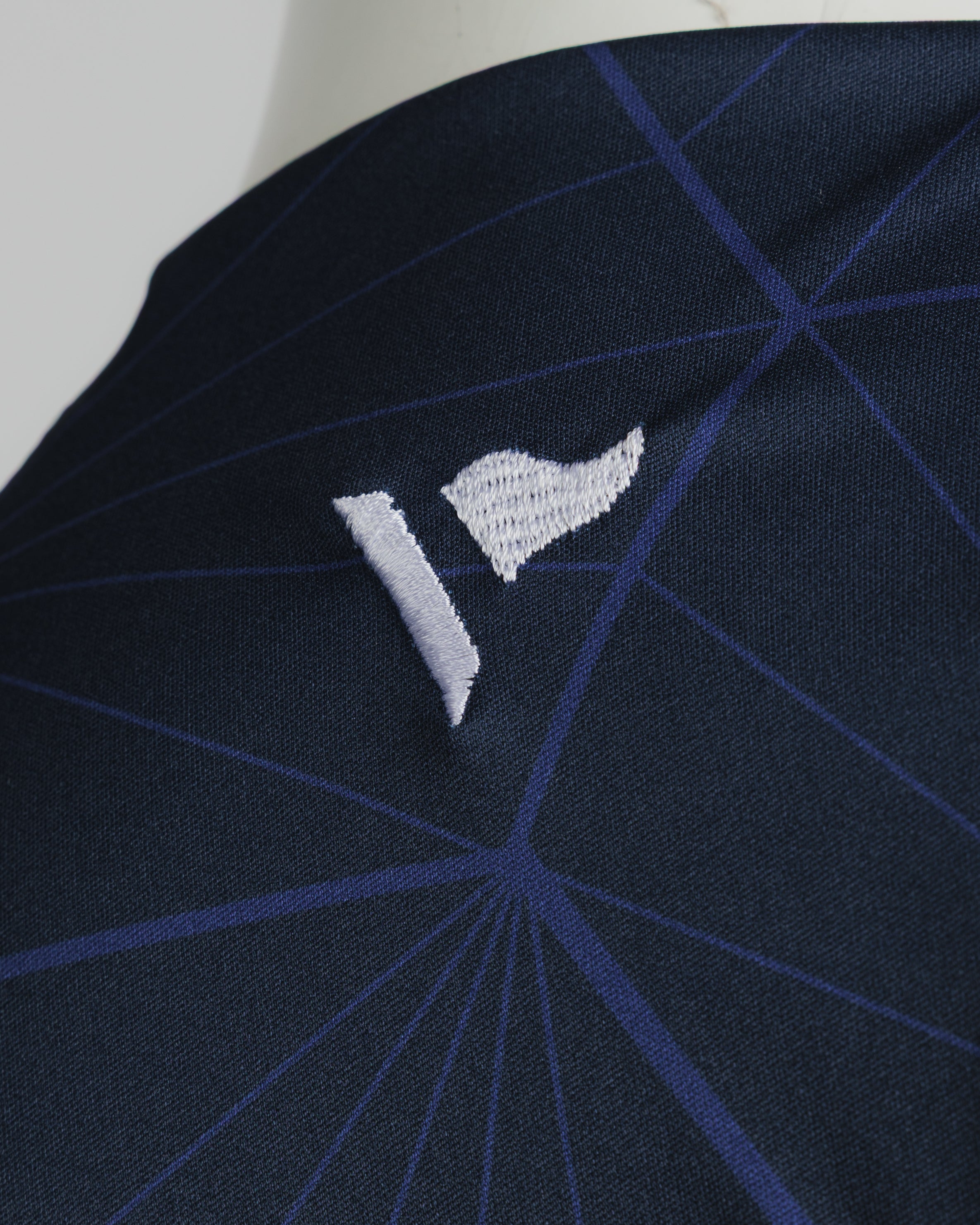 Royal Navy Rugby Union 26-27 Vertex Training Tee YOUTH Navy