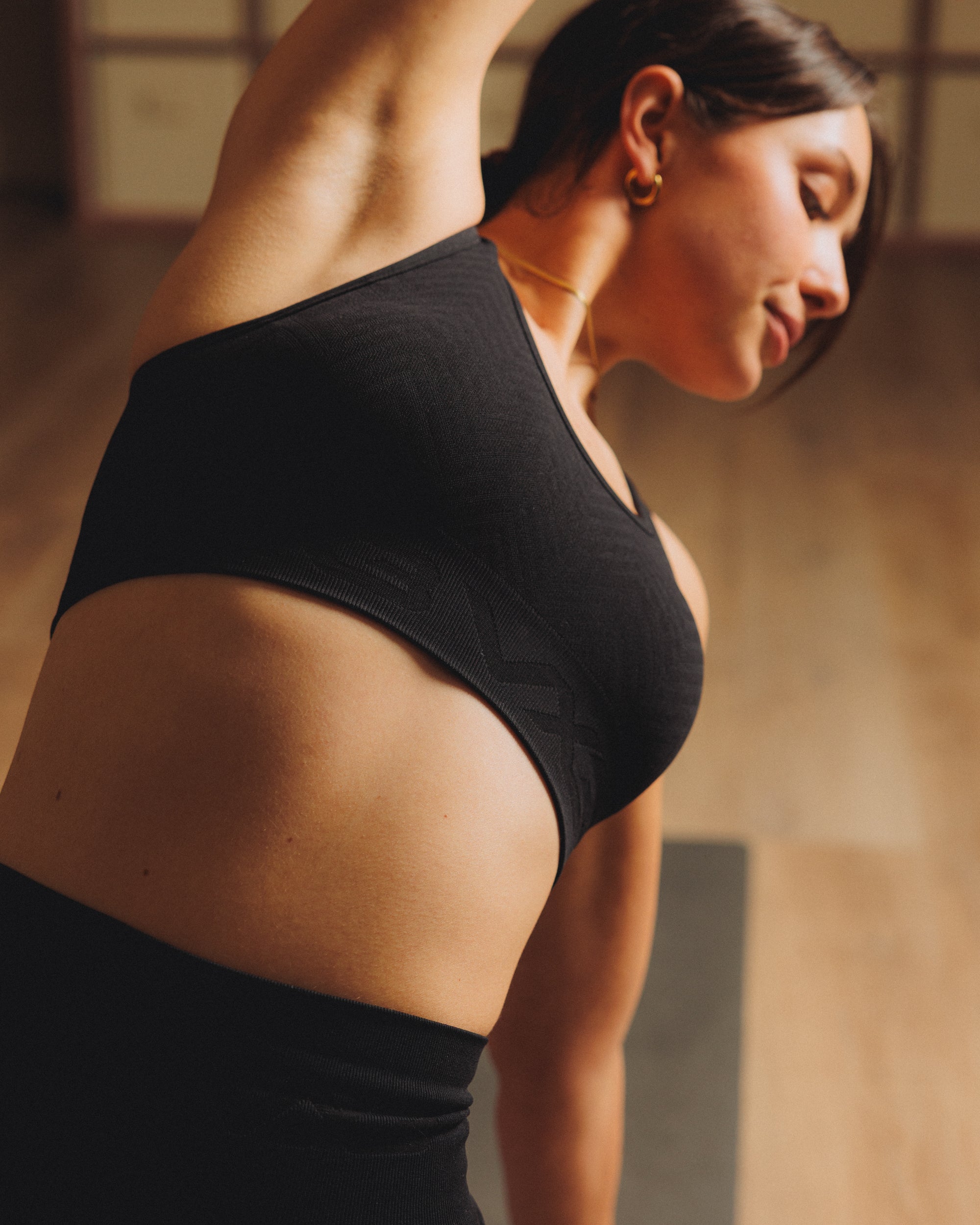 Spira Seamless Bra and Cycle Short Set Black