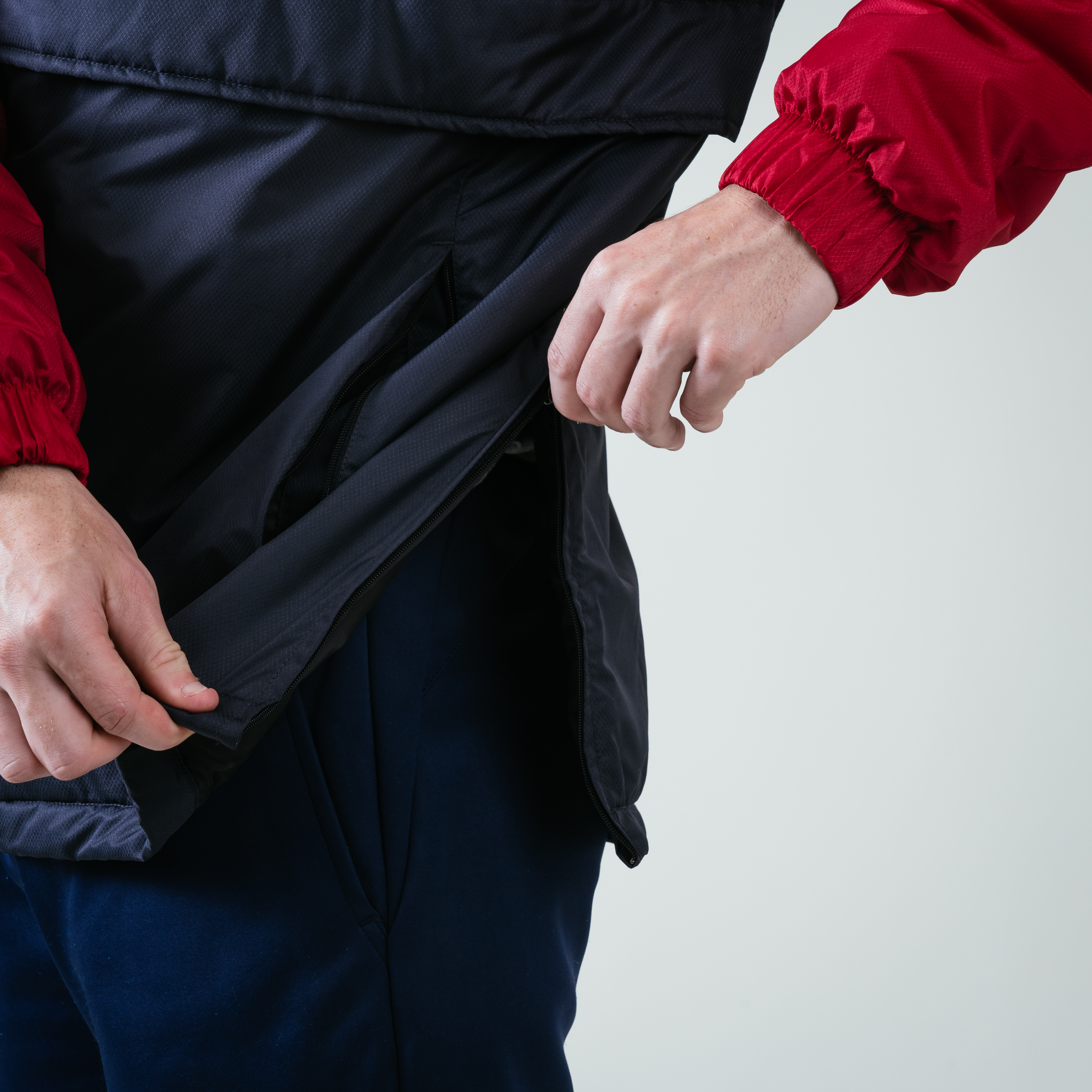 Omega Windbreaker Red/Charcoal